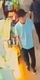 Lau Wing-fat, aged 73, is about 1.6 metres tall, 50 kilograms in weight and of medium build. He has a pointed face with yellow complexion and short white hair. He was last seen wearing a black cap, a light blue short-sleeved Polo Shirt, black trousers and black shoes.

