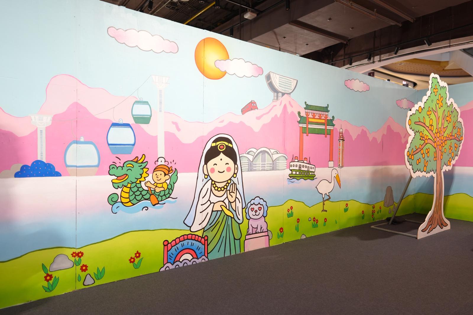 The Hong Kong Economic and Trade Office in Bangkok is staging the "A Date in Hong Kong" exhibition in Chiang Mai, Thailand, from today (October 3) to October 12. The free exhibition is open to the public on the Ground Floor of the Central Chiangmai shopping centre.