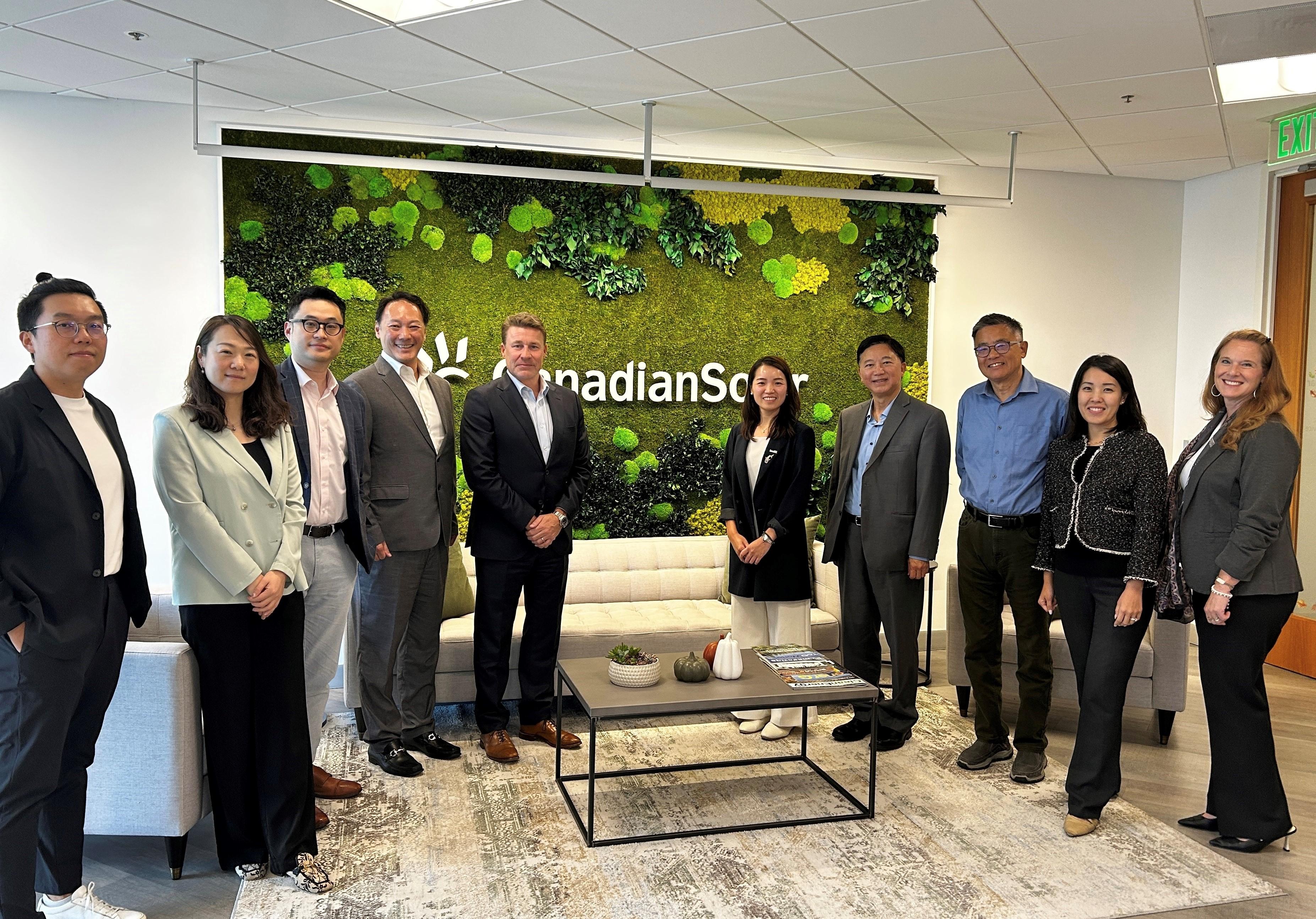 Invest Hong Kong (InvestHK) concluded a trip to North America from September 16 to 27. The team visited CSI Solar, one of the world's largest solar technology and renewable energy companies that is expanding its operations in Hong Kong. Photo shows the Global Head of Financial Services, Fintech & Sustainability at InvestHK, Mr King Leung (fourth left); the Corporate Senior Vice President of CSI Solar, Mr Thomas Koerner (fifth left); the Senior Vice President (Sustainability) for Technology, Innovation and Entrepreneurship at InvestHK, Ms Olivia To (fifth right); the Head of Business and Talent Attraction/Investment Promotion of the InvestHK San Francisco Office, Mr Lawrence Tang (fourth right); and the Business Development Director, EternalPlanet Energy, Ms Celine Guo (second left).