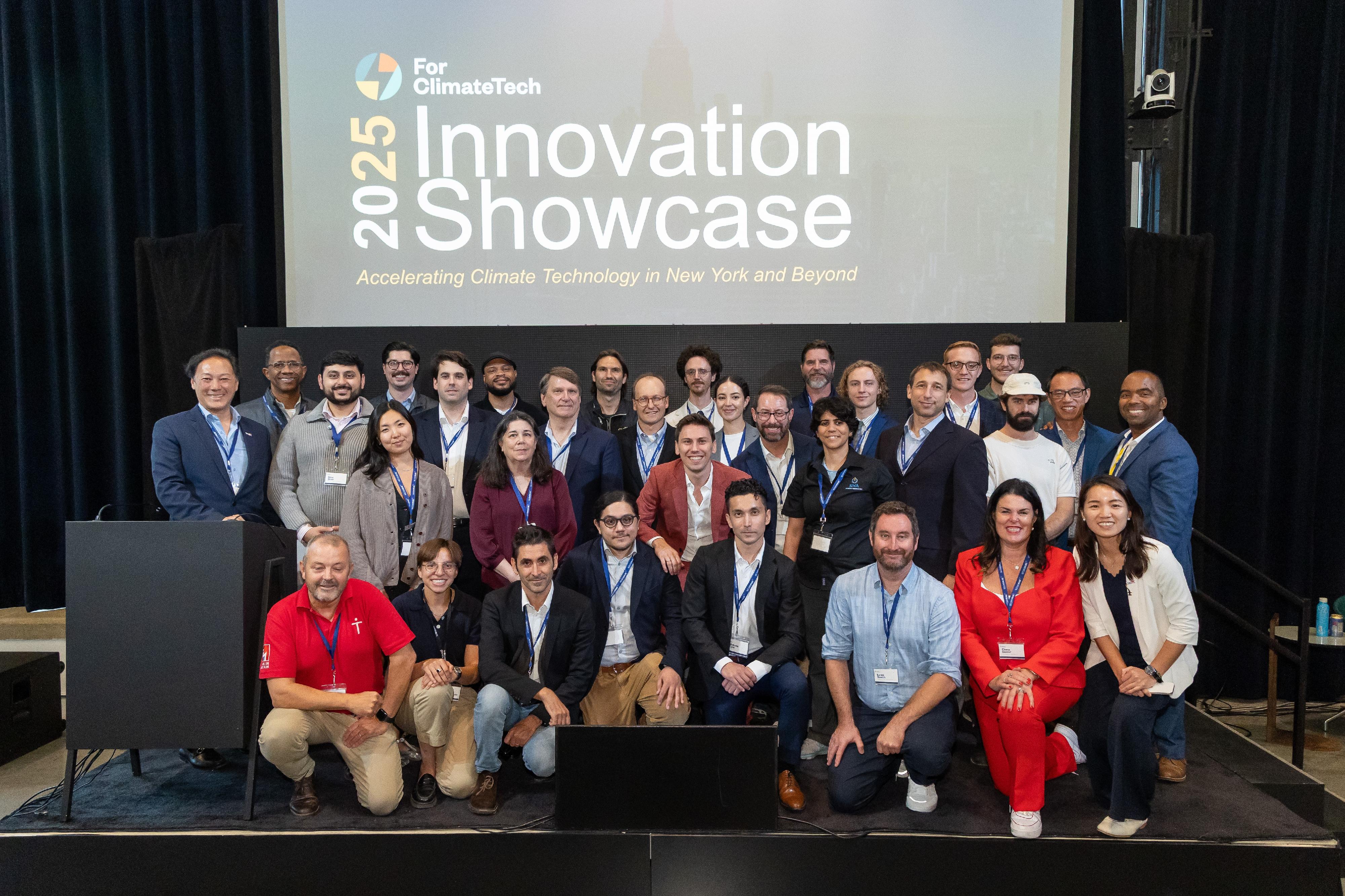Invest Hong Kong (InvestHK) concluded a trip to North America from September 16 to 27. Photo shows the Global Head of Financial Services, Fintech & Sustainability at InvestHK, Mr King Leung (third row, first left), and the Senior Vice President (Sustainability) for Technology, Innovation and Entrepreneurship at InvestHK, Ms Olivia To (first row, first right), at the presentations of 18 finalists of climate tech companies.

