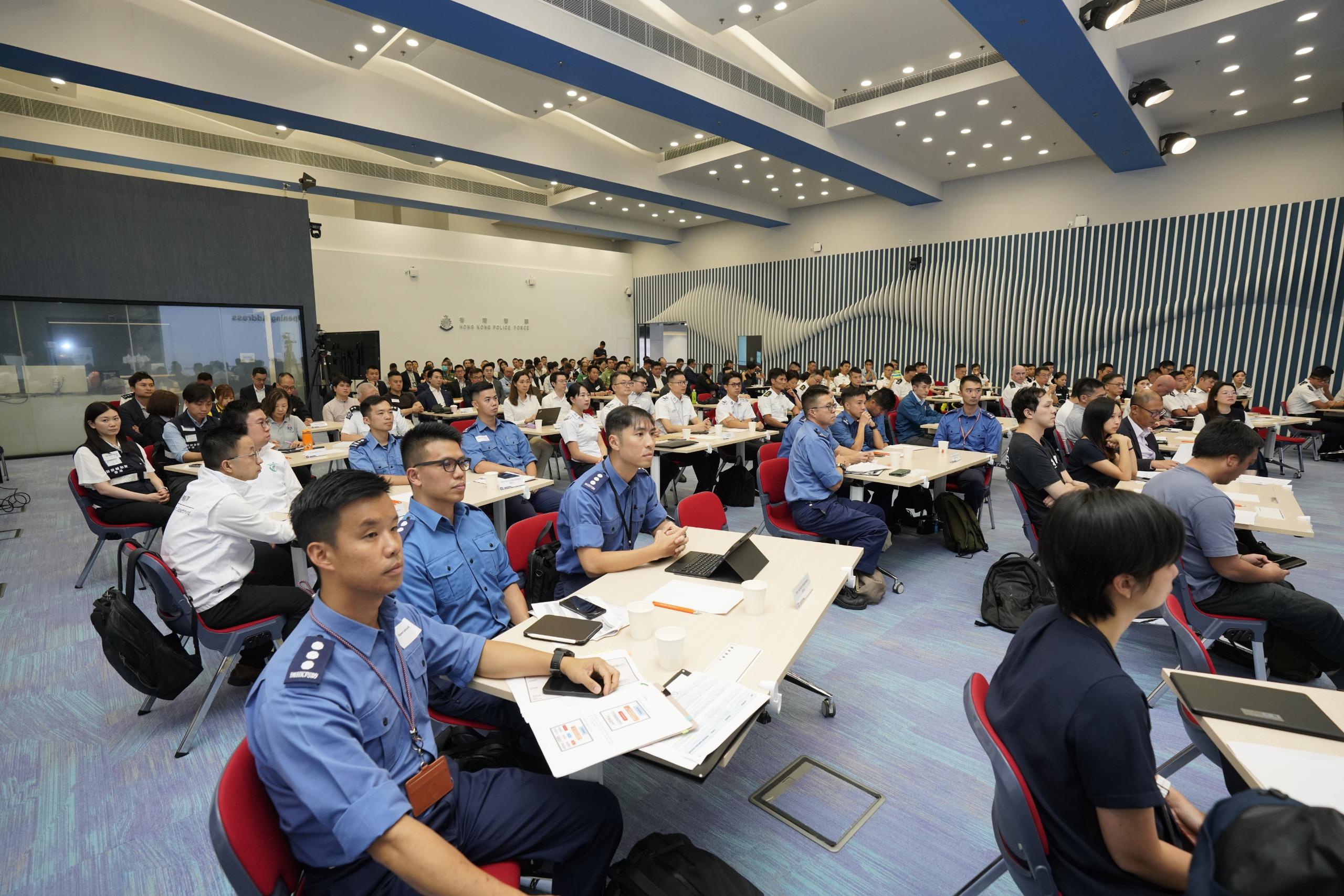 警務處行動部今日（十月三日）在警察總部為即將舉行的第十五屆全國運動會及全國第十二屆殘疾人運動會暨第九屆特殊奧林匹克運動會舉辦跨部門全運會桌上演練，加強各部門協調及應變能力。