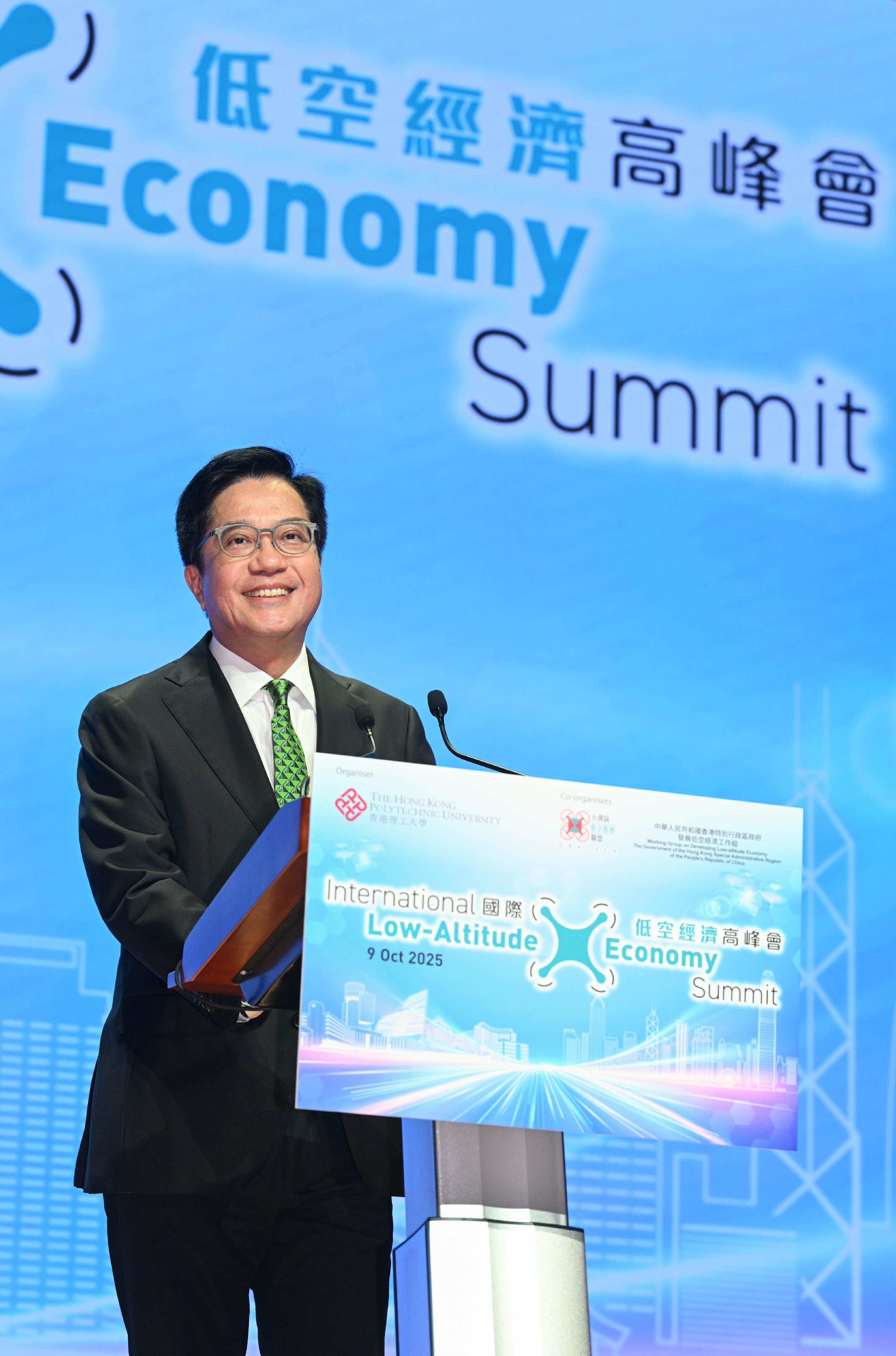 The International Low-Altitude Economy Summit was held today (October 9). Photo shows the Deputy Financial Secretary, Mr Michael Wong, speaking at the kick-off ceremony.
