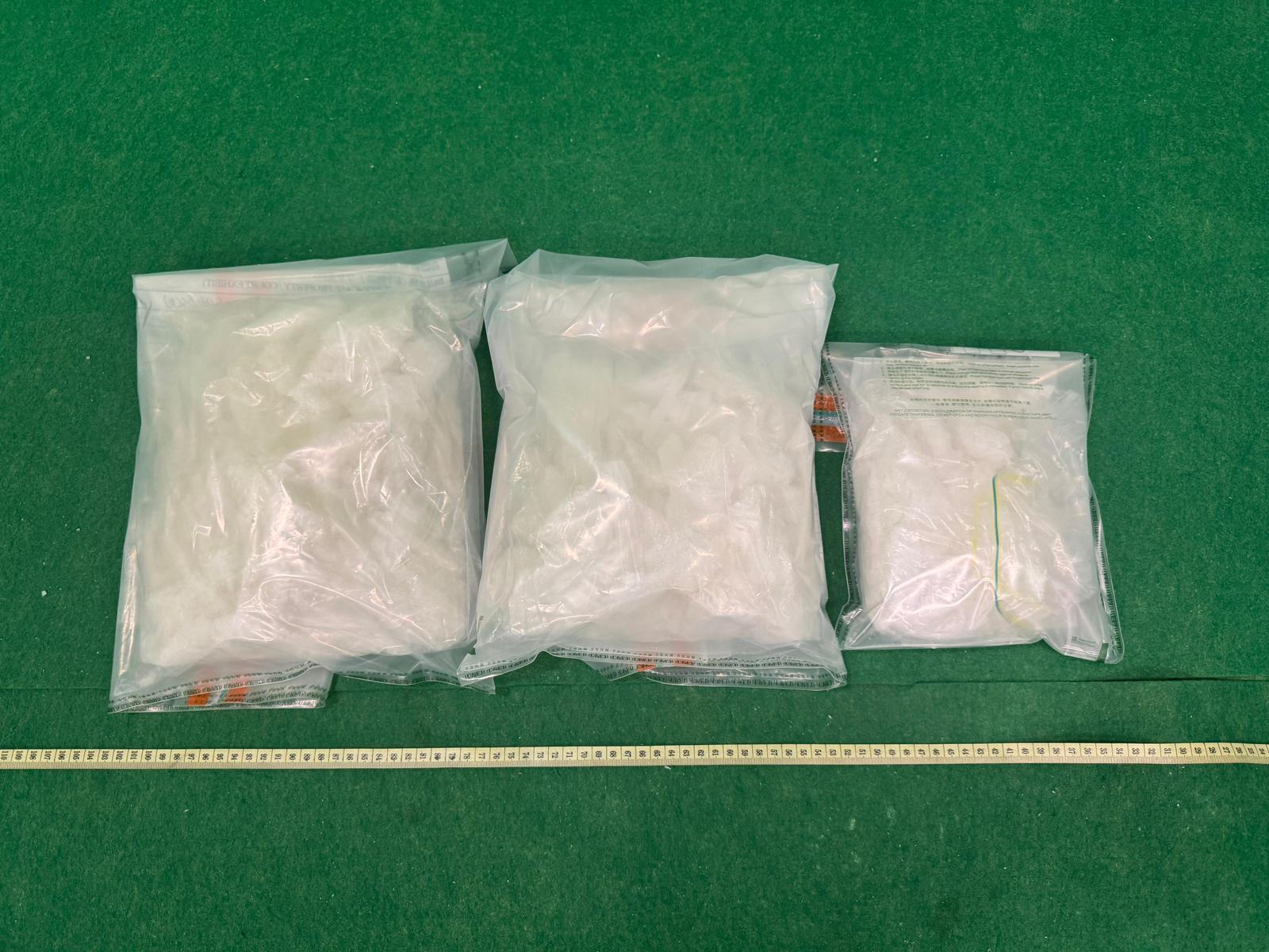 Hong Kong Customs detected a drug trafficking case involving an incoming passenger at Hong Kong International Airport yesterday (October 10) and seized about 3.7 kilograms of suspected methamphetamine with an estimated market value of about $1.2 million. Photo shows the suspected methamphetamine seized.
