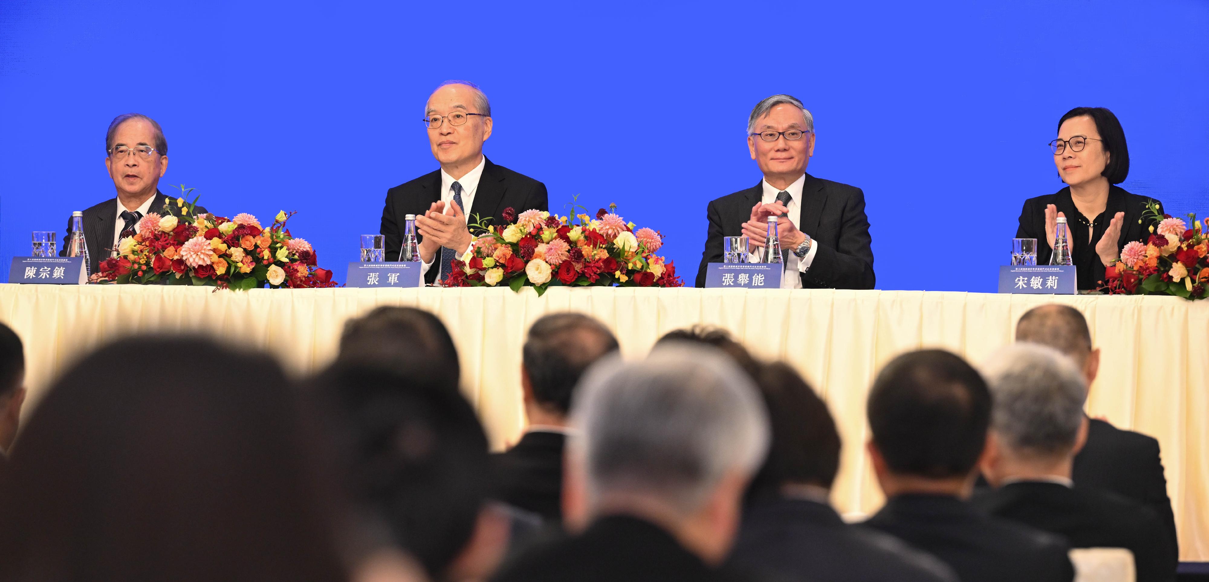 The Eighth Seminar of Senior Judges from across the Strait, Hong Kong and Macao, organised by the Hong Kong Judiciary, successfully concluded yesterday (October 14). Photo shows the heads of four delegations in attendance at the closing ceremony: Mr Zhang Jun (second left), President of the China Association of Judges; Chief Justice Andrew Cheung (second right), Chief Justice of the Court of Final Appeal of Hong Kong; Ms Song Man-lei (first right), President of the Court of Final Appeal of Macao; and Mr Chen Tzung-chen (first left), Chairman of the Chinese Society of Law of Taiwan.