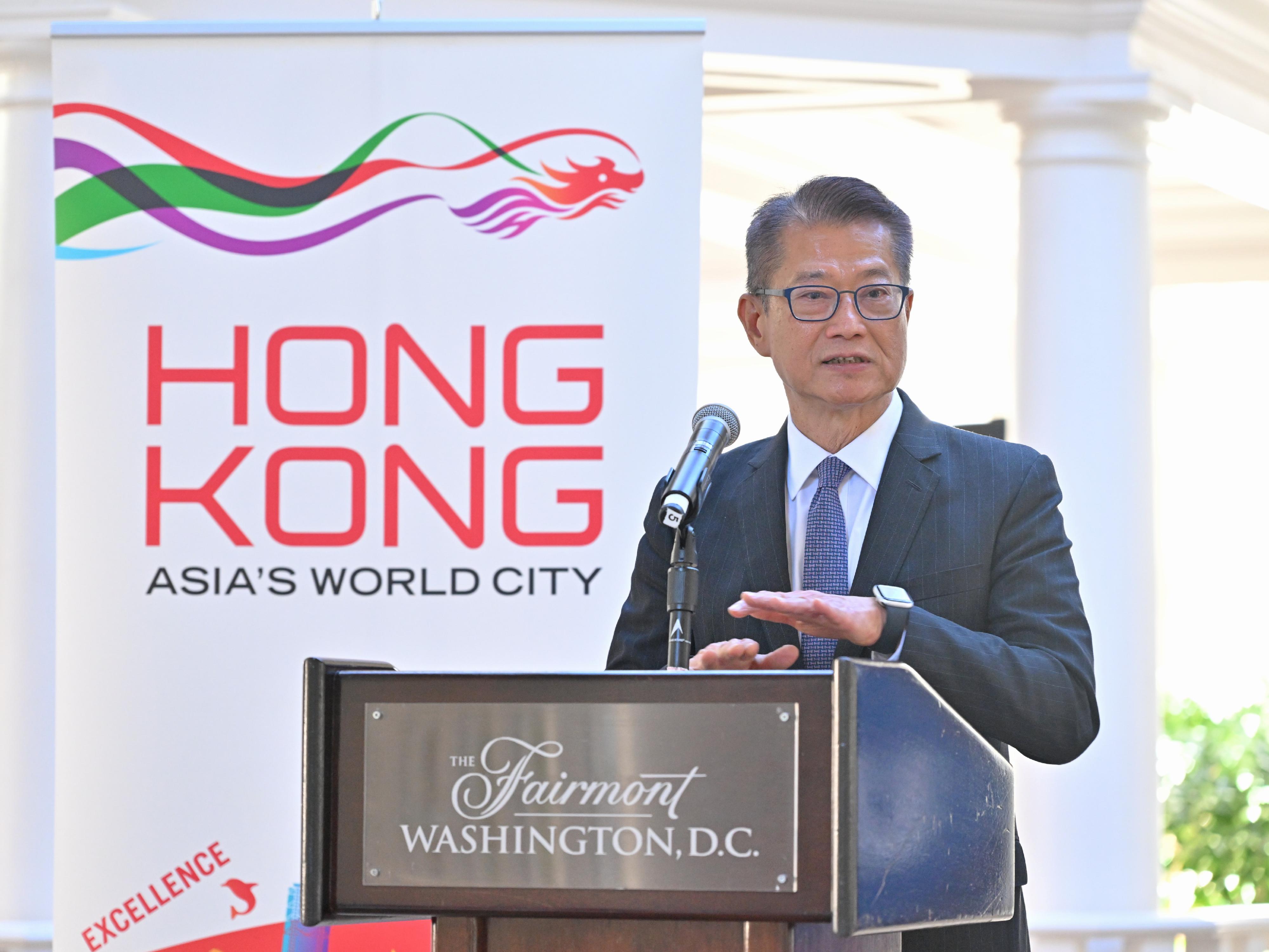 The Financial Secretary, Mr Paul Chan, continued his visit in Washington, DC, the US yesterday (October 17, Washington time) to attend the Annual Meetings of the International Monetary Fund (IMF) and World Bank Group. Photo shows Mr Chan attending a business luncheon co-hosted by the US-China Business Council and the Hong Kong Economic and Trade Office in Washington.