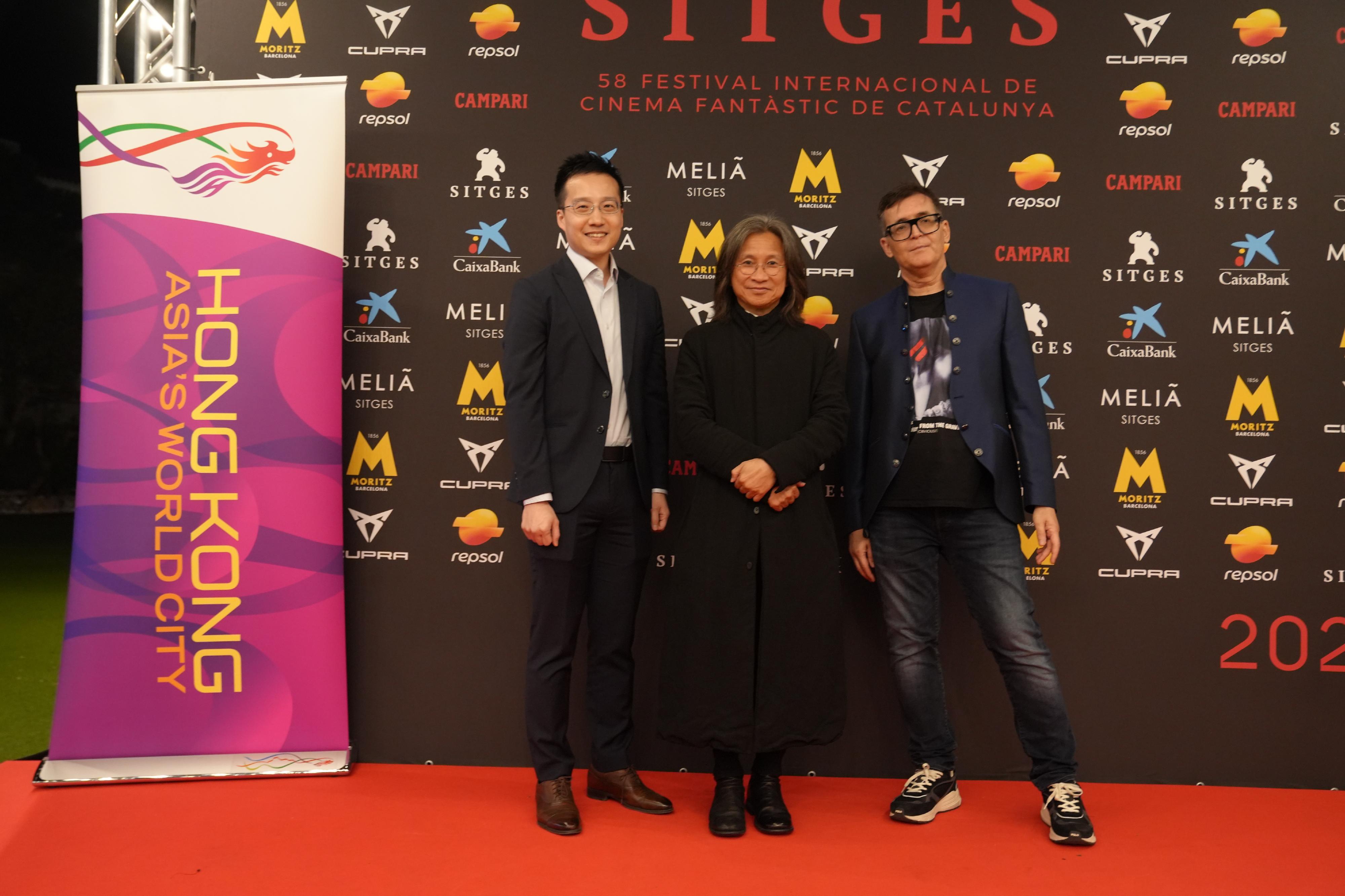 The Hong Kong Economic and Trade Office in Brussels (Brussels ETO) hosted a reception to celebrate Hong Kong cinema at the 58th International Fantastic Film Festival of Catalonia in Spain. Photo shows (from left to right) the Deputy Representative of Brussels ETO, Mr Kasper Ng; the Hong Kong film director, Mr Peter Chan and the Director of the Sitges International Fantastic Film Festival of Catalonia, Mr Angel Sala.