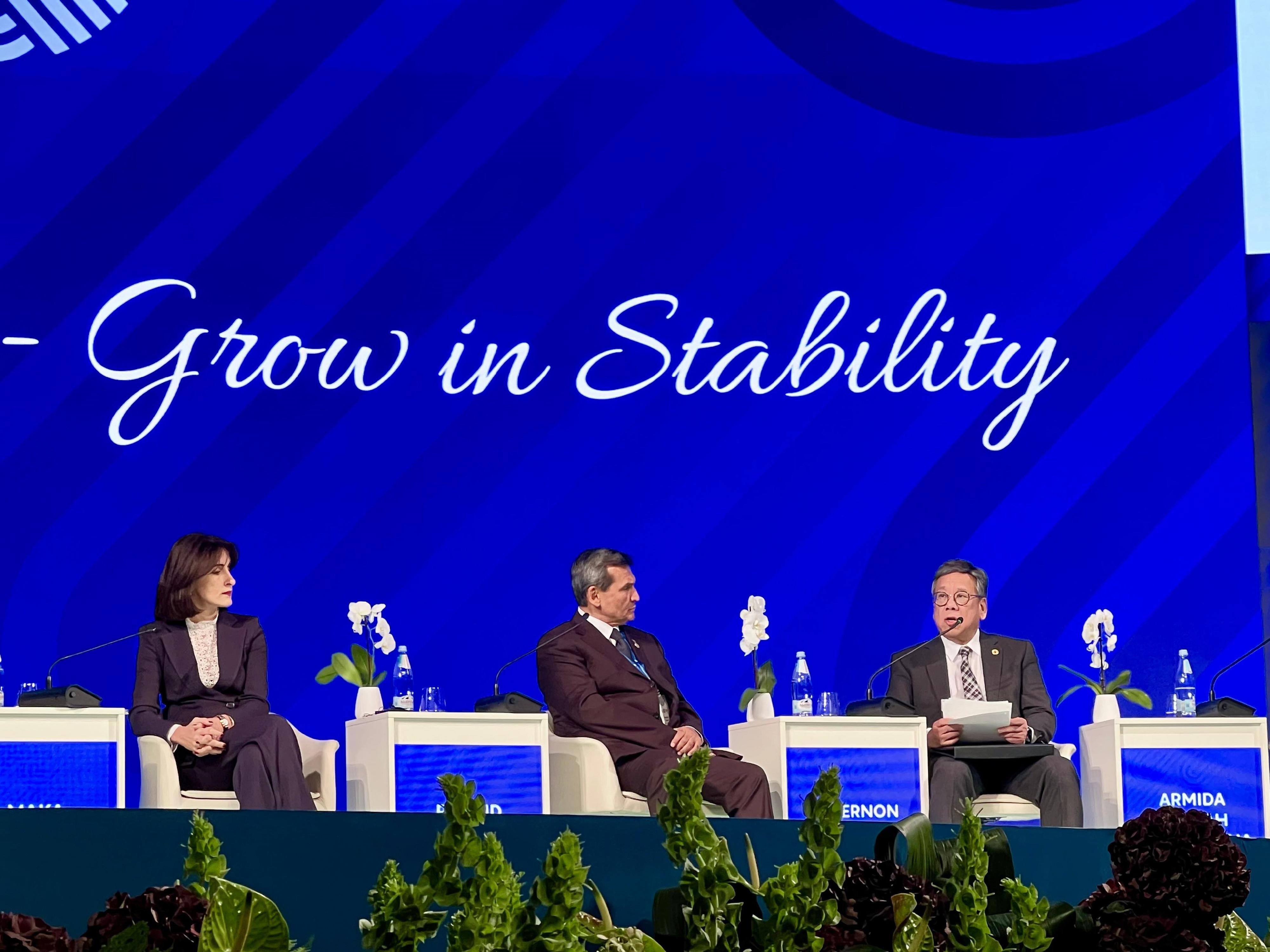 The Secretary for Commerce and Economic Development, Mr Algernon Yau, attended the 5th Tbilisi Silk Road Forum in Tbilisi, Georgia, on October 22 (Tbilisi time). Photo shows Mr Yau (right) speaking at the panel session entitled "Rewiring global trade" to share with participants Hong Kong's multifaceted approach to overcome challenges and leverage new opportunities when the world is undergoing profound geopolitical shifts, with protectionism, unilateralism and supply chain realignments reshaping the global trade flows.