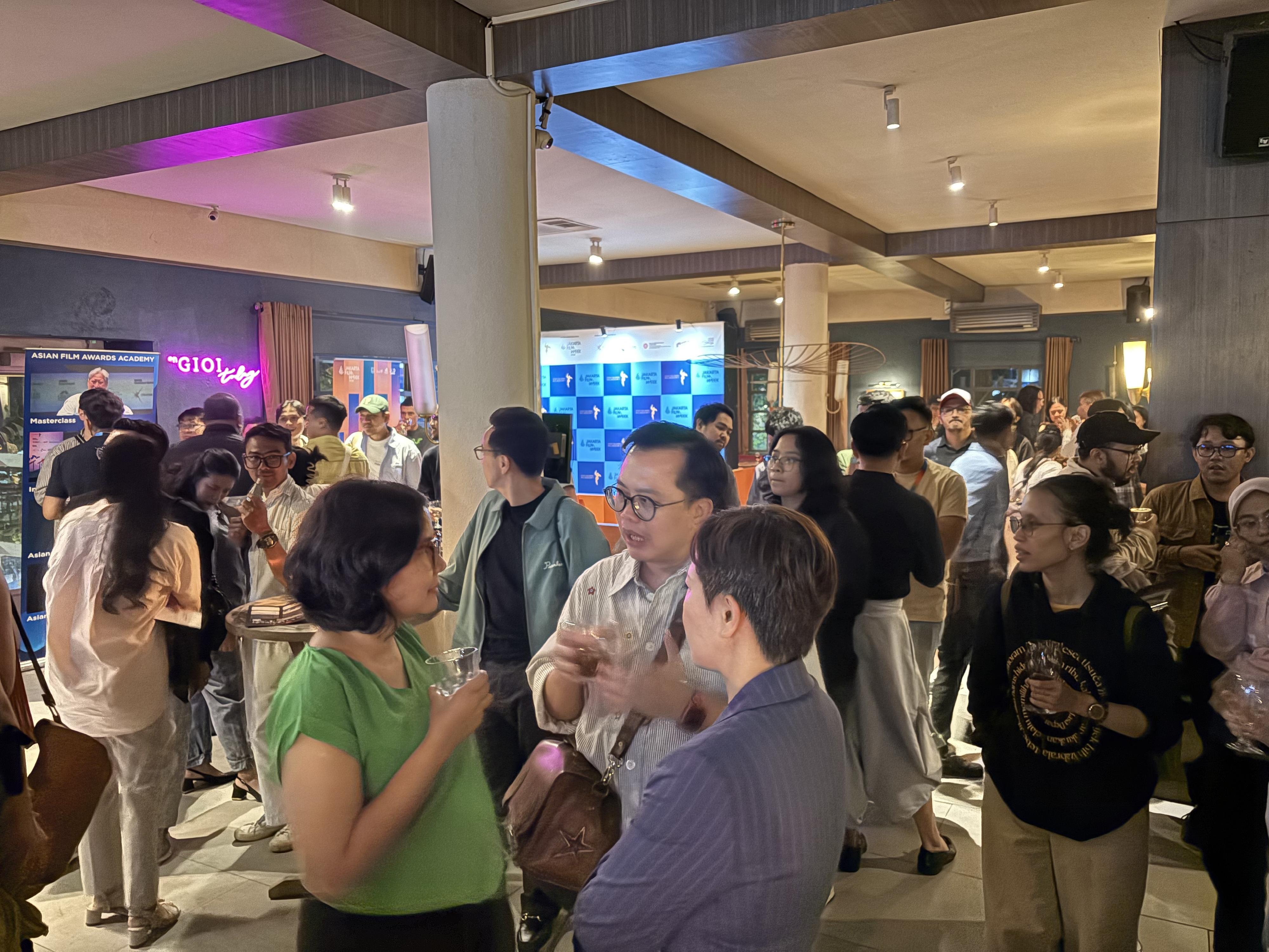 The Hong Kong Economic and Trade Office in Jakarta today (October 23) supported the Hong Kong Night reception of the Jakarta Film Week. Photo shows over 100 guests from film and creative communities across different countries at the reception.