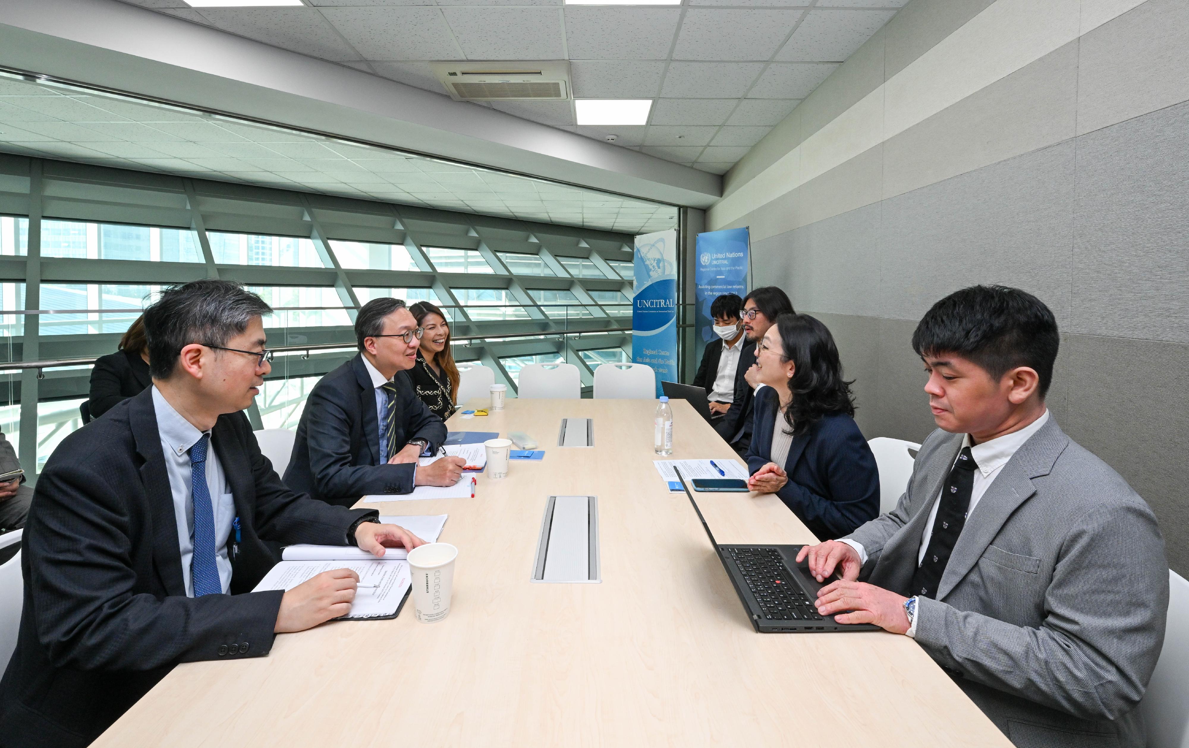 The Secretary for Justice, Mr Paul Lam, SC, visited the United Nations Commission on International Trade Law (UNCITRAL) Regional Centre for Asia and the Pacific today (October 23). Photo shows Mr Lam (second left) meeting with the Head of UNCITRAL Regional Centre for Asia and the Pacific, Ms Athita Komindr (second right). Also present are the Law Officer (International Law) of the Department of Justice, Dr James Ding (first left), and the Principal Hong Kong Economic and Trade Representative (Tokyo), Miss Winsome Au (third left).