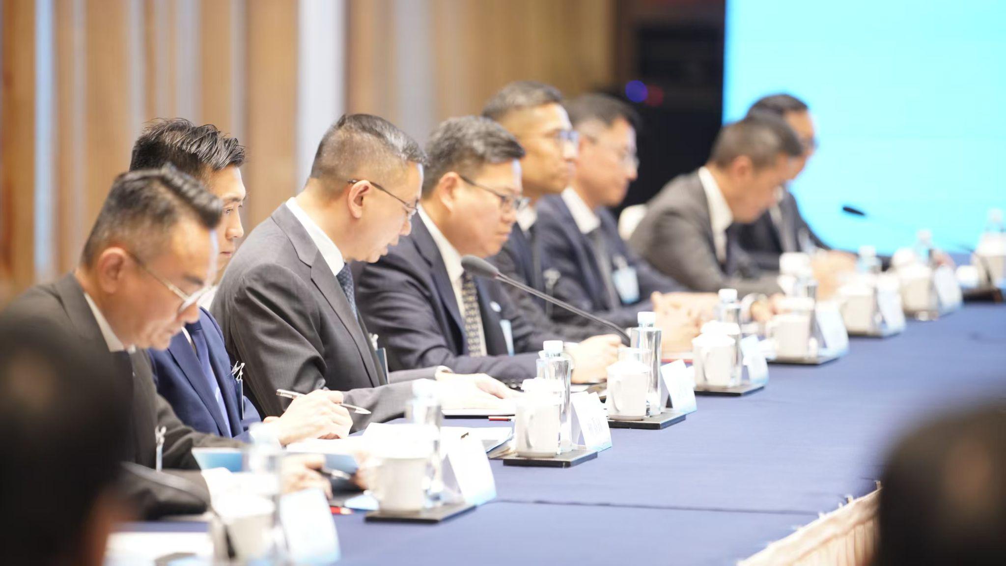 The Director of Immigration, Mr Benson Kwok, led a delegation to attend the meeting of "1+2" co-ordination mechanism among the Chinese Mainland and the Hong Kong and Macao Special Administrative Regions immigration management authorities held in Chongqing on October 28. Photo shows Mr Kwok speaking at the meeting.