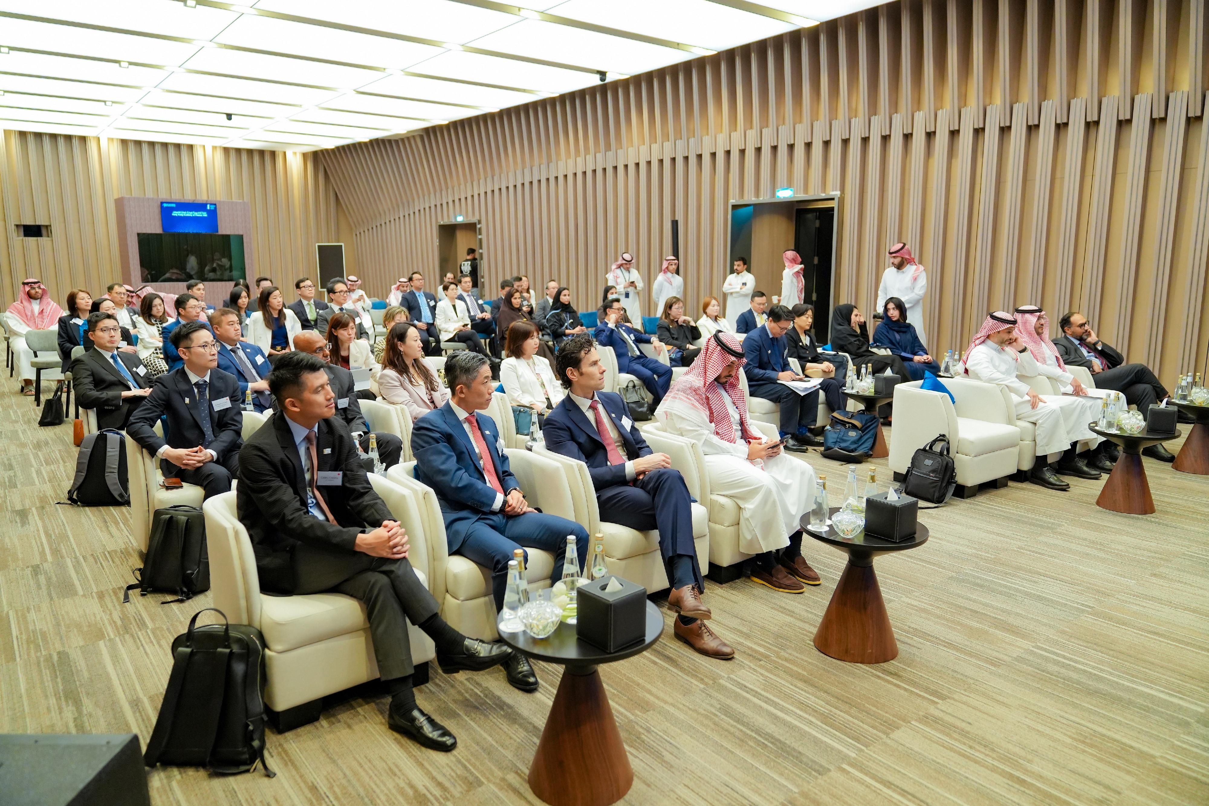 The Hong Kong Academy of Finance (AoF) Financial Leaders Programme (FLP) concluded its field trip to Riyadh, Saudi Arabia from October 20 to 23. Photo shows FLP participants visiting Saudi Tadawul Group.