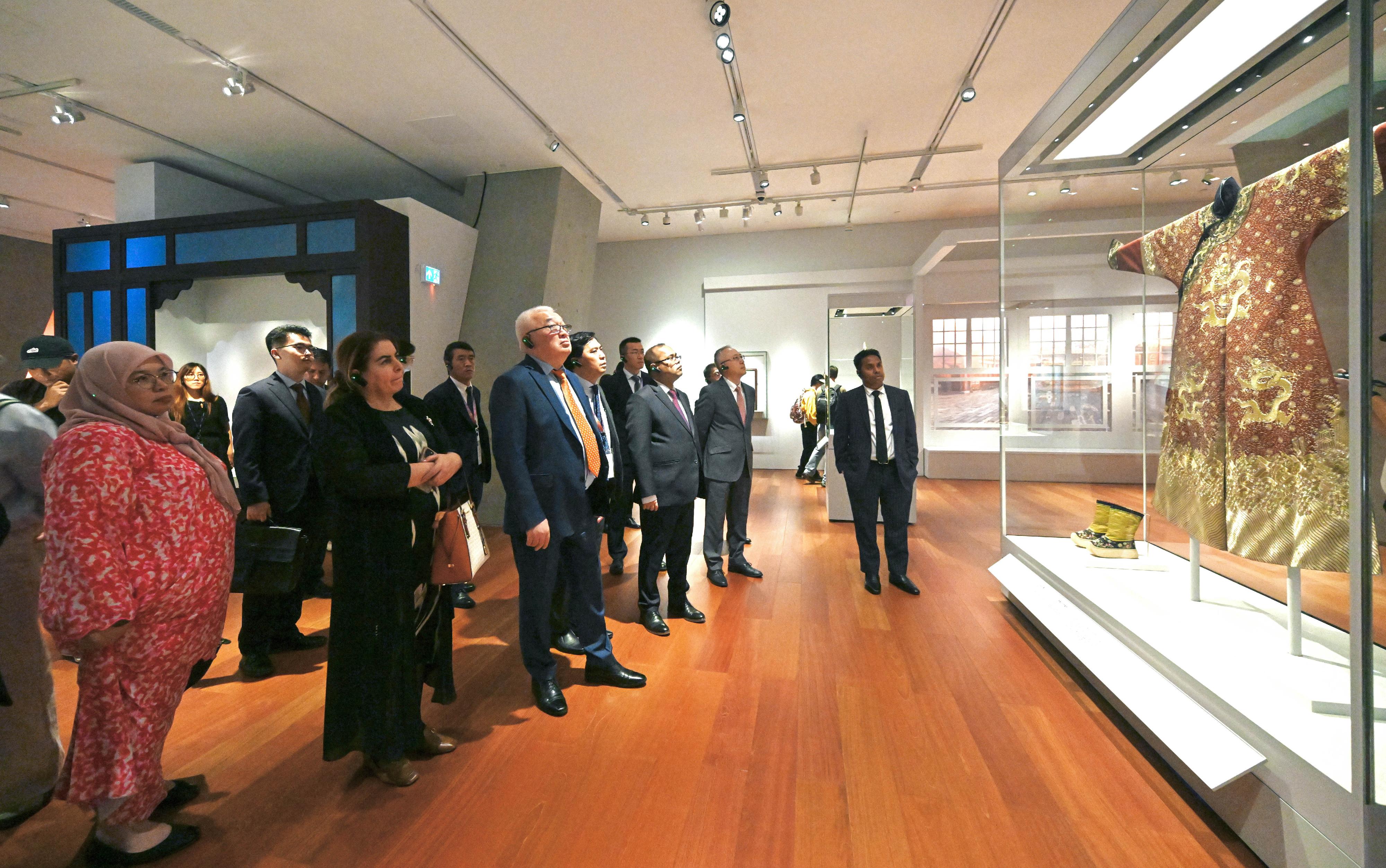 A delegation of 10 overseas government officials completed their visit to Hong Kong today (October 30). Photo shows the delegation touring the Hong Kong Palace Museum at the West Kowloon Cultural District.