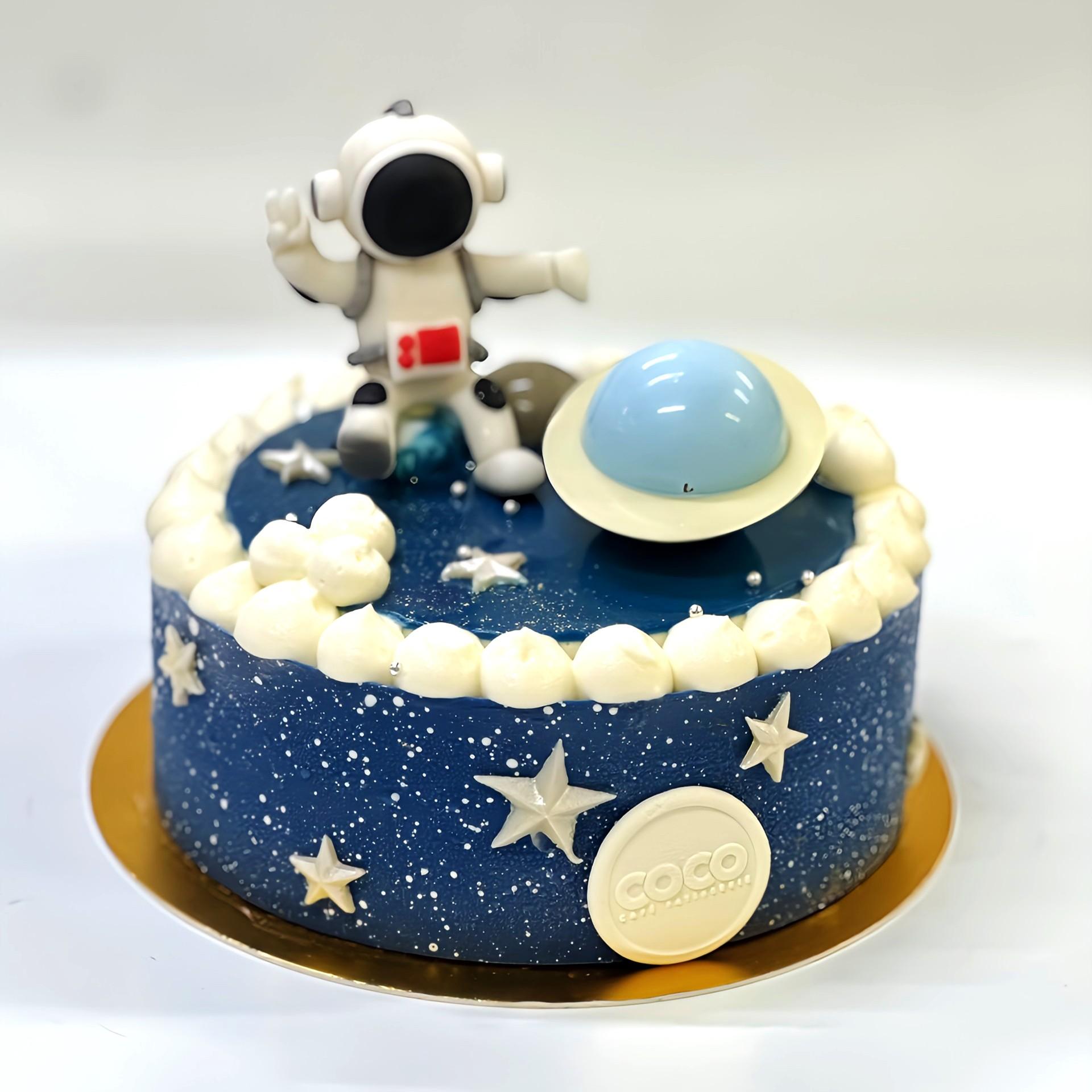 The Leisure and Cultural Services Department (LCSD) will present Muse Fest HK 2025 in November, offering over 100 exciting programmes. This year, the LCSD is collaborating with several local brands. Photo shows a Hong Kong Space Museum collaboration with Miramar Group to present a limited-time "Stellar Pastry Collection" at COCO patisserie at The Mira Hong Kong.