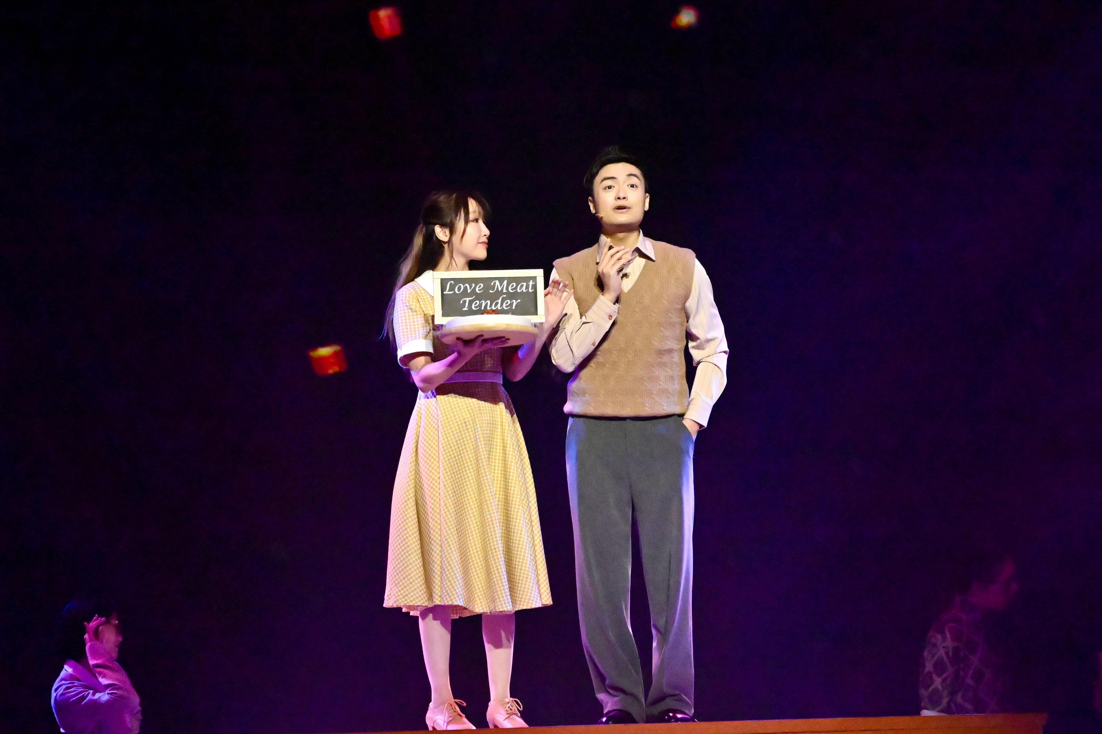 The unveiling ceremony of the East Kowloon Cultural Centre (EKCC) of the Leisure and Cultural Services Department was held today (November 3). Photo shows actors Mischa Ip (left) and Jordan Cheng (right) of the opening programme, an original Cantonese musical "HighLights - The Memories of Charles Kao", rehearsing at The Hall of the EKCC after the ceremony.