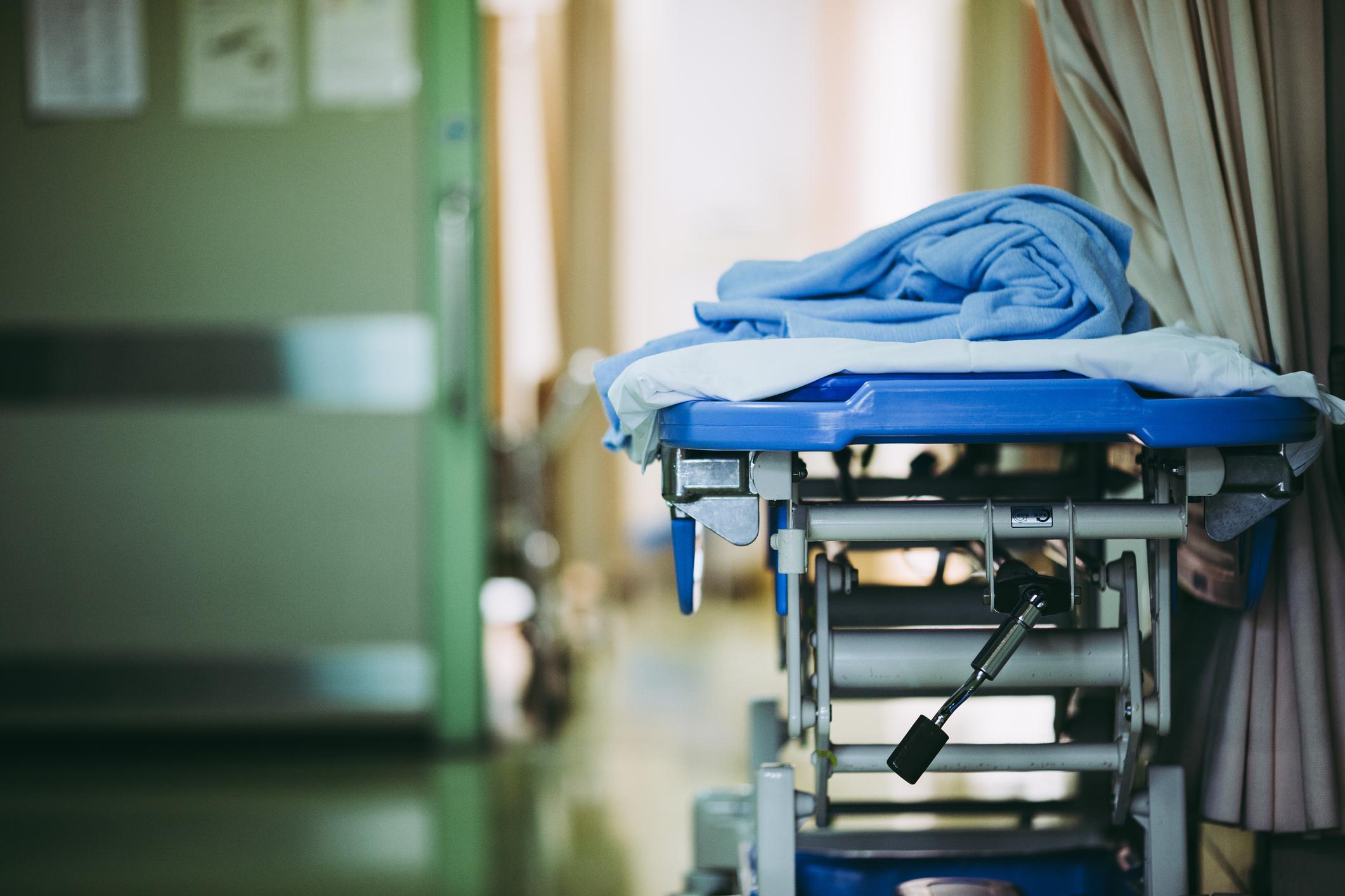 申訴專員公署今日(十一月五日)宣布展開全面調查,詳細審研衞生署轄下管理局及委員會辦公室的管理委員會秘書處處理醫療事故投訴及醫療專業人員註冊事宜的相關程序和機制。