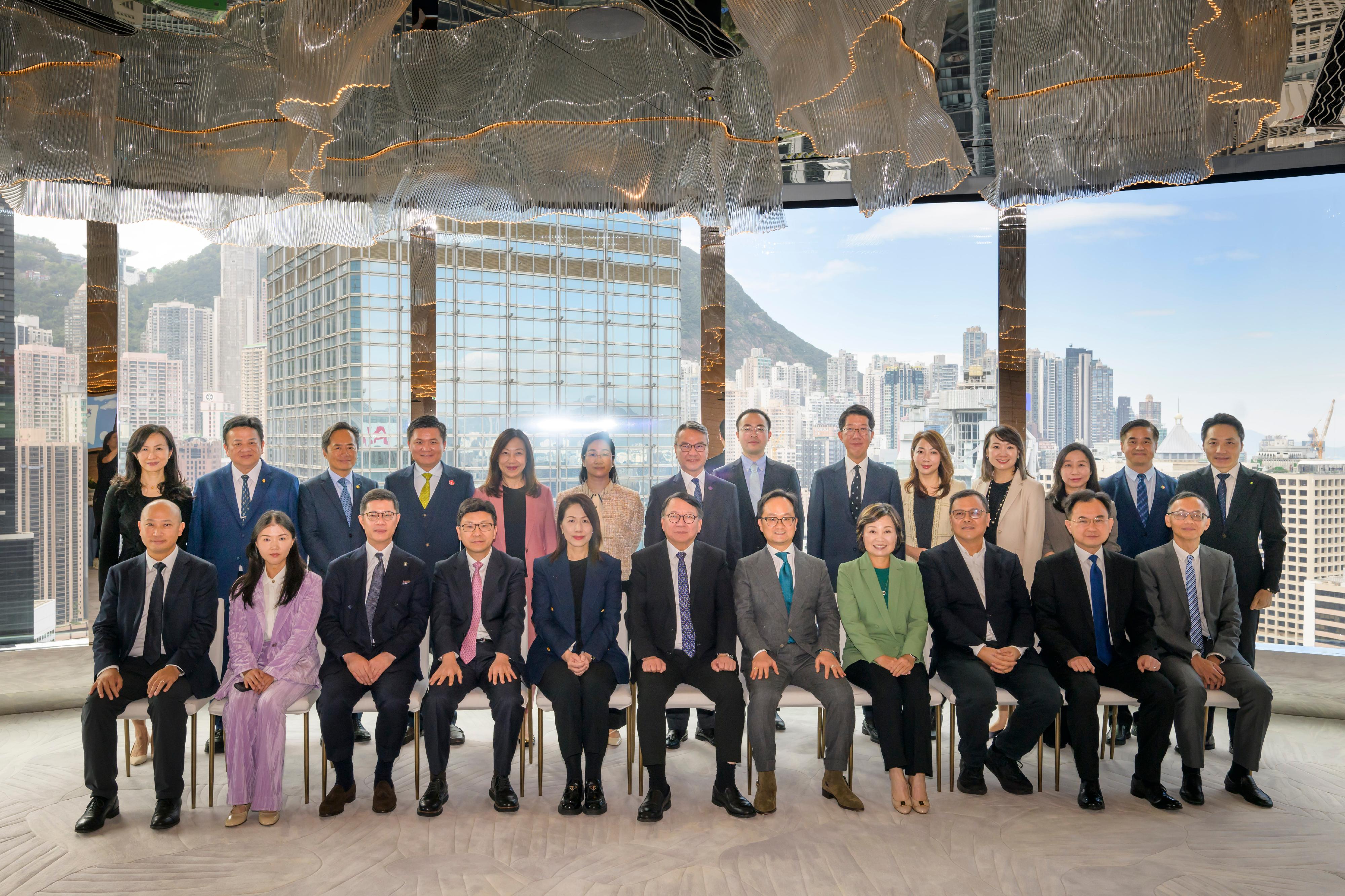 The third-term Partners' Board under the Strive and Rise Programme, chaired by the Chief Secretary for Administration, Mr Chan Kwok-ki, held a meeting today (November 6). Photo shows Mr Chan (front row, centre) with other attending members.