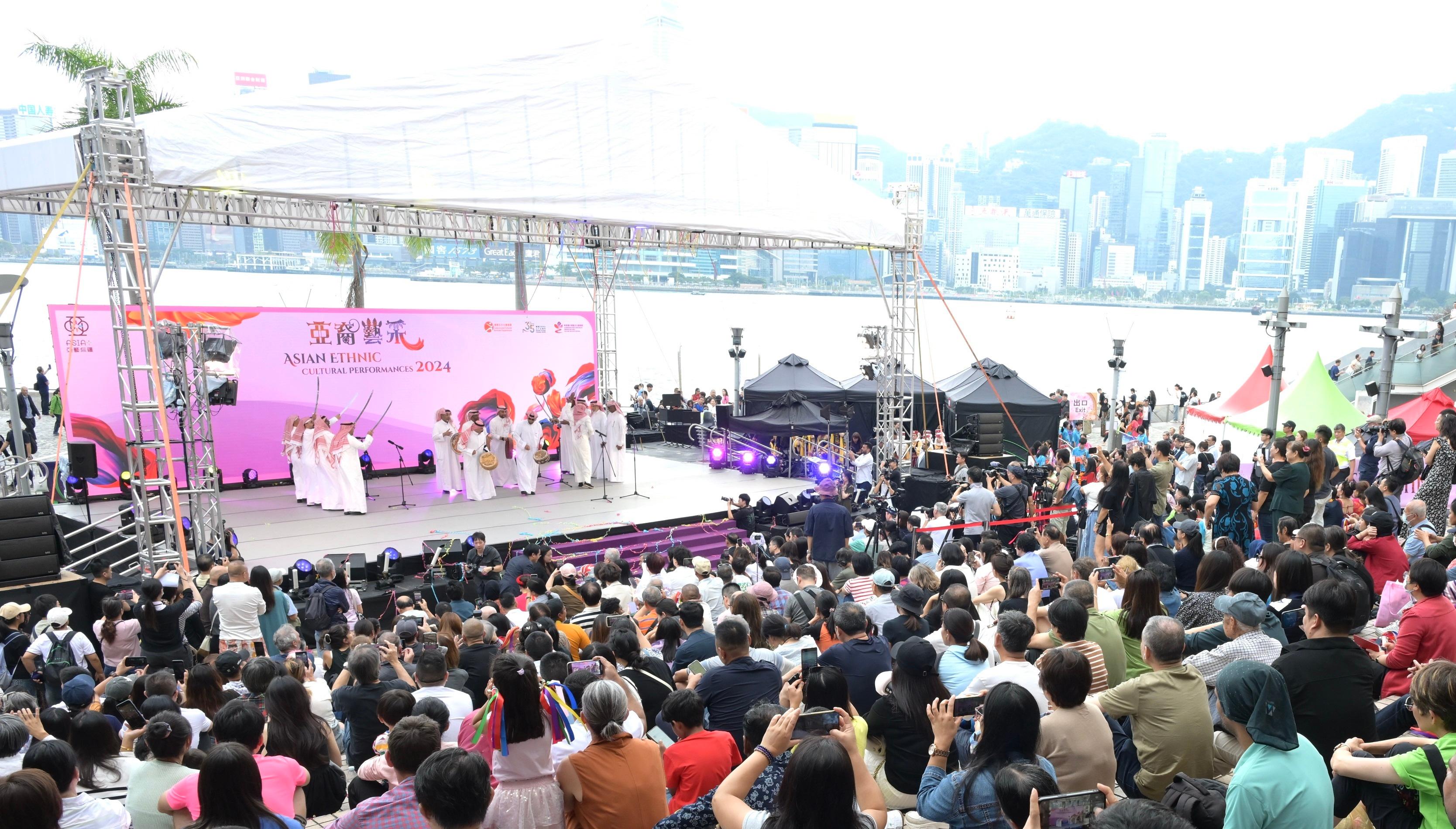 Asian Ethnic Cultural Performances+ 2025, one of the signature programmes of the Asia+ Festival 2025, will take place on November 16 (Sunday) from 2pm to 6pm at the Hong Kong Cultural Centre Piazza and Foyer. The event will feature an array of folk dances and music performances, booths displaying traditional costumes and handicrafts, and signature delicacies from various countries and regions to showcase the cultural and artistic essence of around 30 Asian and Belt and Road countries and regions.