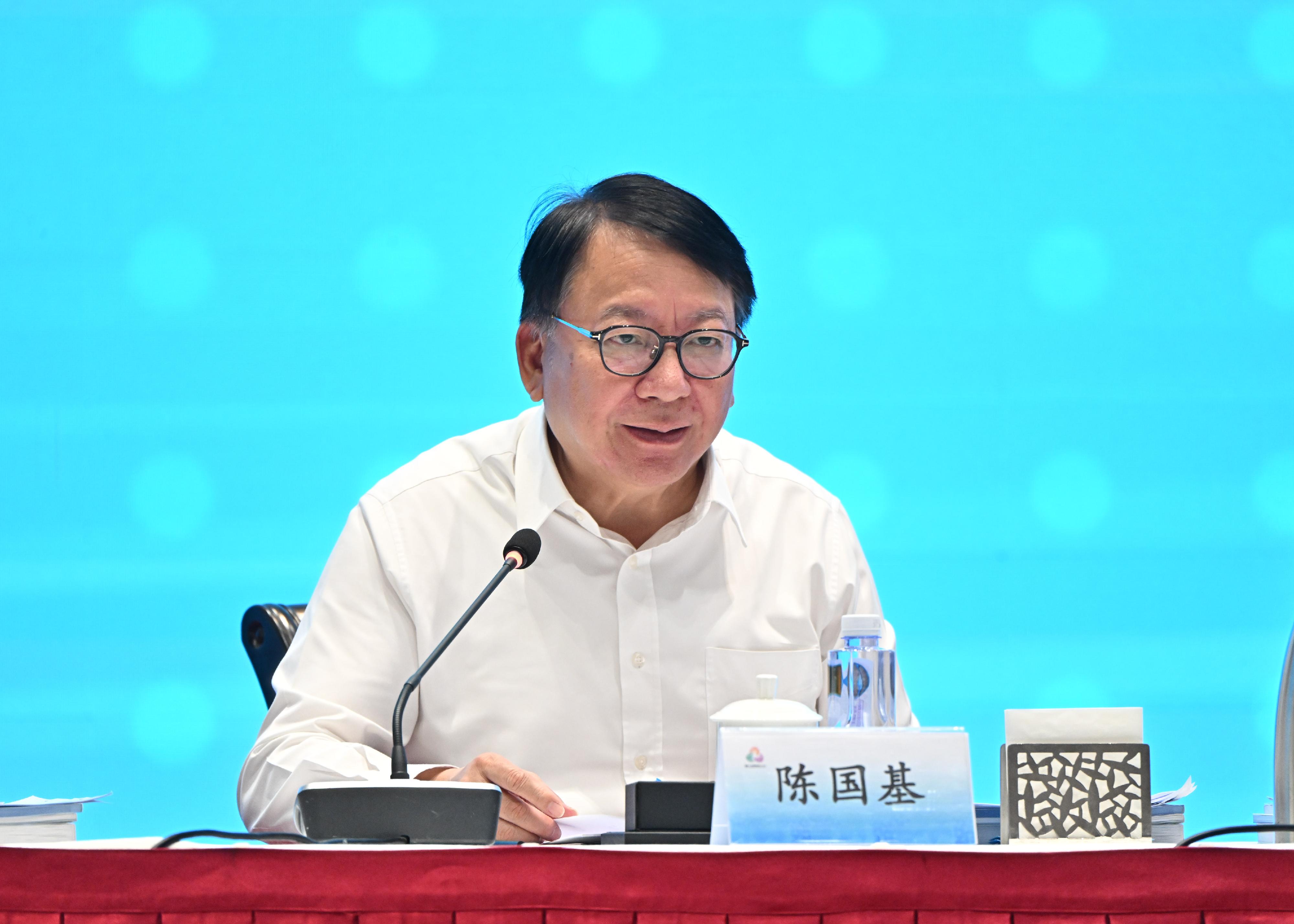 第十五屆全國運動會（十五運會）組織委員會（組委會）副主任、香港特別行政區政府政務司司長陳國基今日（十一月九日）在廣州出席十五運會組委會第二次全體會議暨第二次代表團團長會議。圖示陳國基在會上發言。