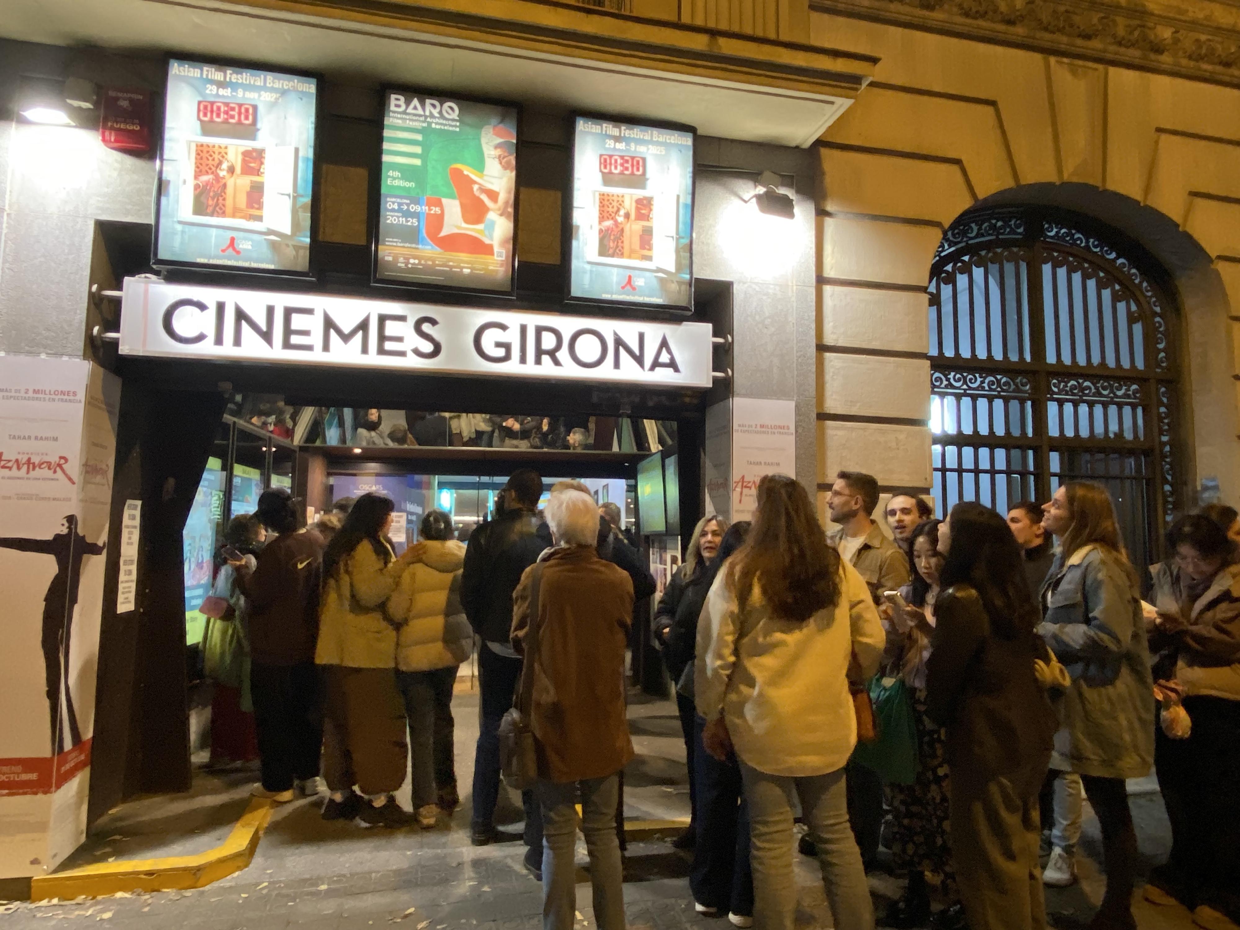 The Hong Kong Economic and Trade Office in Brussels supported the Asian Film Festival Barcelona. Photo shows the audience waiting to enter the main cinema of the festival on November 8 (Barcelona time).
