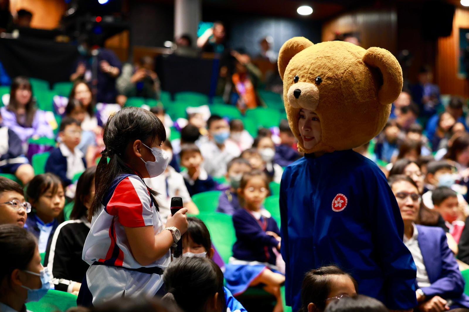 The Security Bureau today (November 11) held the launching ceremony and premiere for the National Security Interactive School Drama - Campus Chef Challenge.