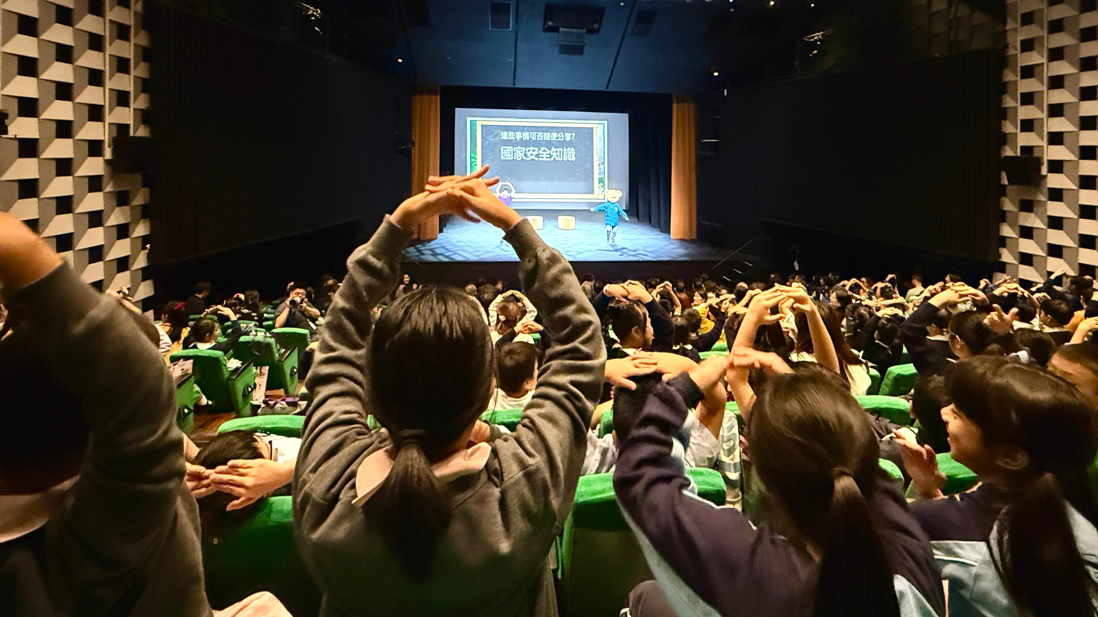 The Security Bureau today (November 11) held the launching ceremony and premiere for the National Security Interactive School Drama - Campus Chef Challenge.