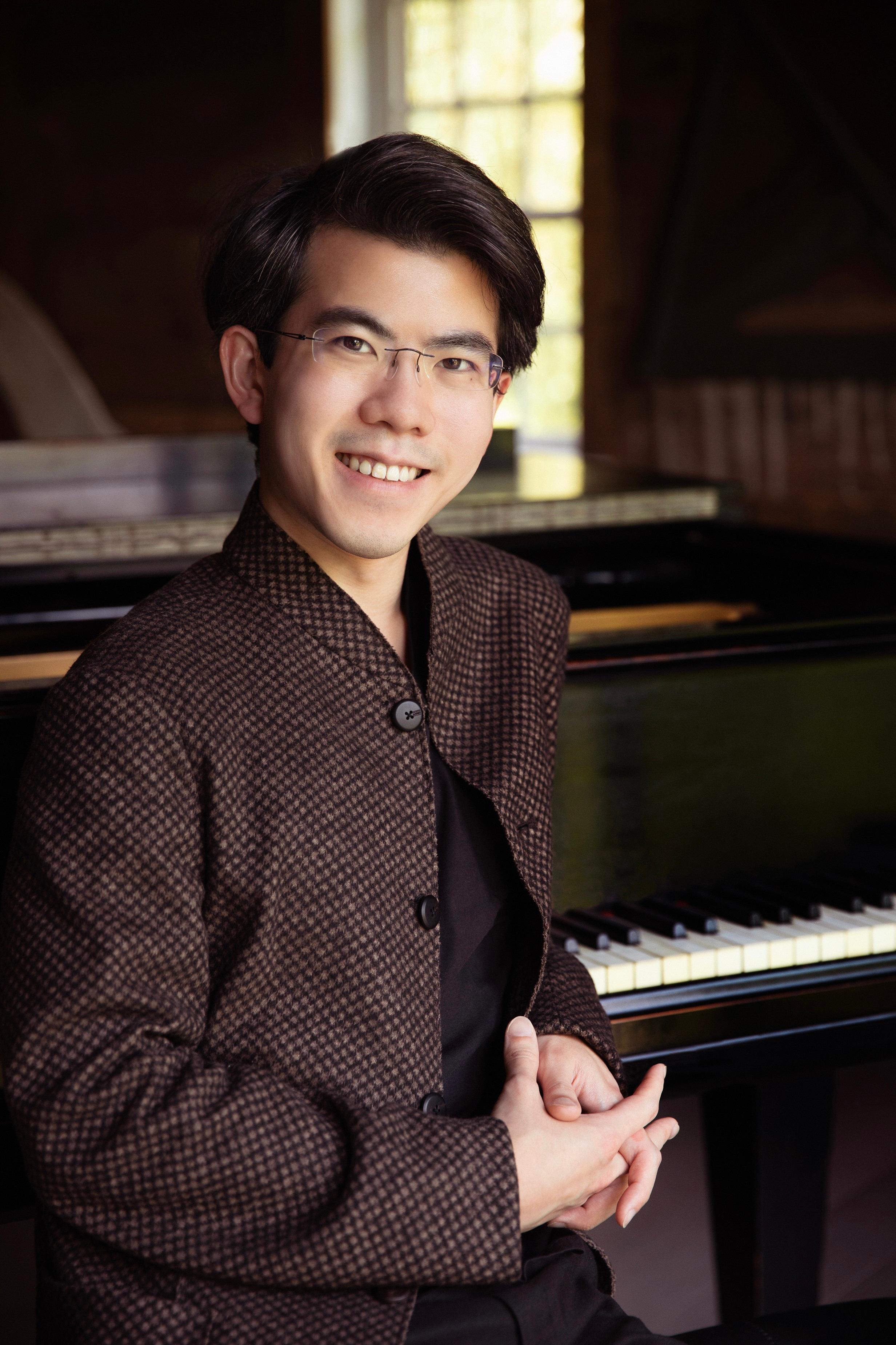 The Leisure and Cultural Services Department's Great Music 2025 will present concerts by the Orchestra dell'Accademia Nazionale di Santa Cecilia - Roma in November. Photo shows pianist Aristo Sham. (Photo source: Lisa-Marie Mazzucco)