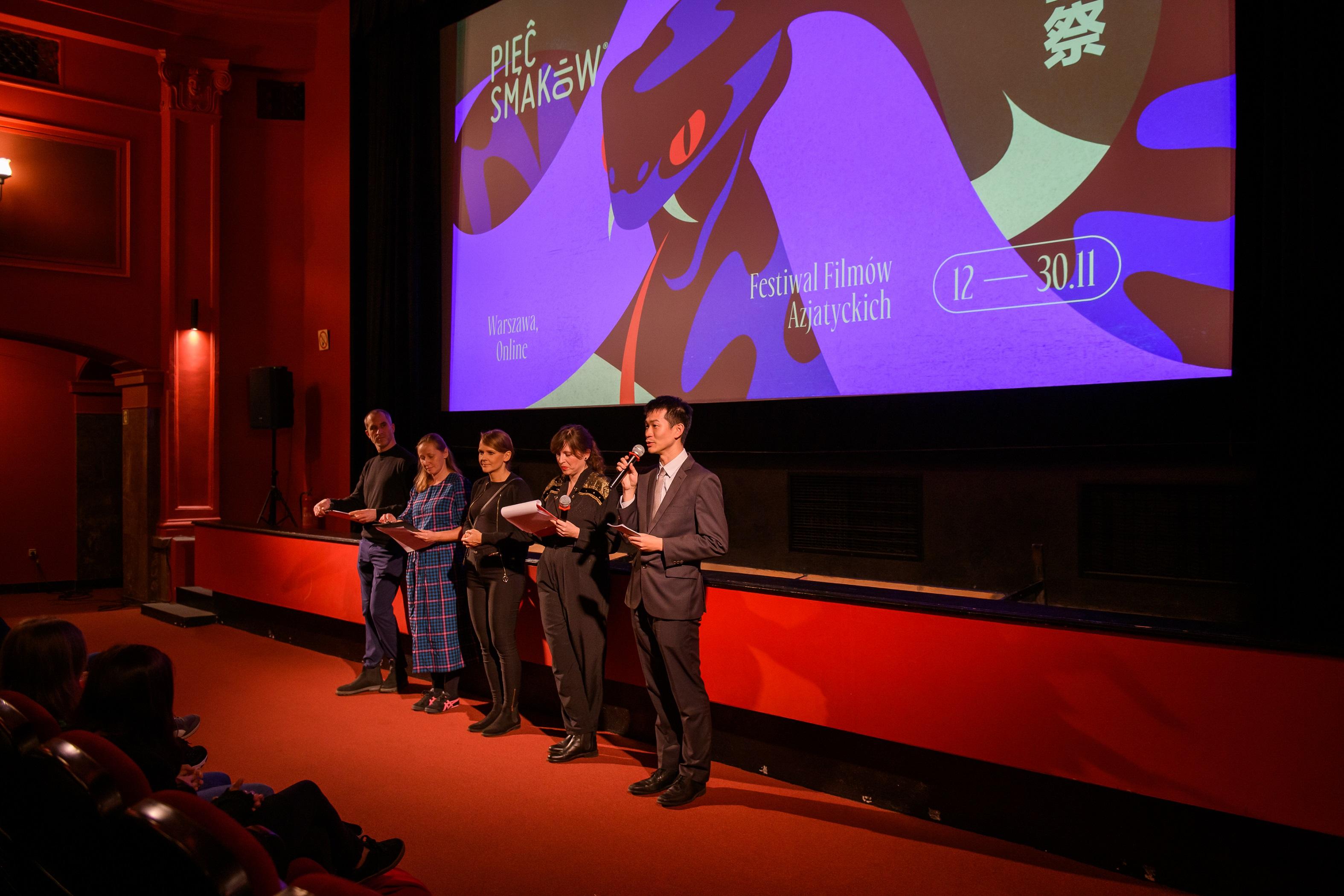 The Hong Kong Economic and Trade Office, Berlin (HKETO Berlin) supported the Five Flavours Asian Film Festival. Photo shows the Acting Director of HKETO Berlin, Mr Billy Leung (first right), speaking before the screening of opening film in Warsaw, Poland, on November 12 (Warsaw time).