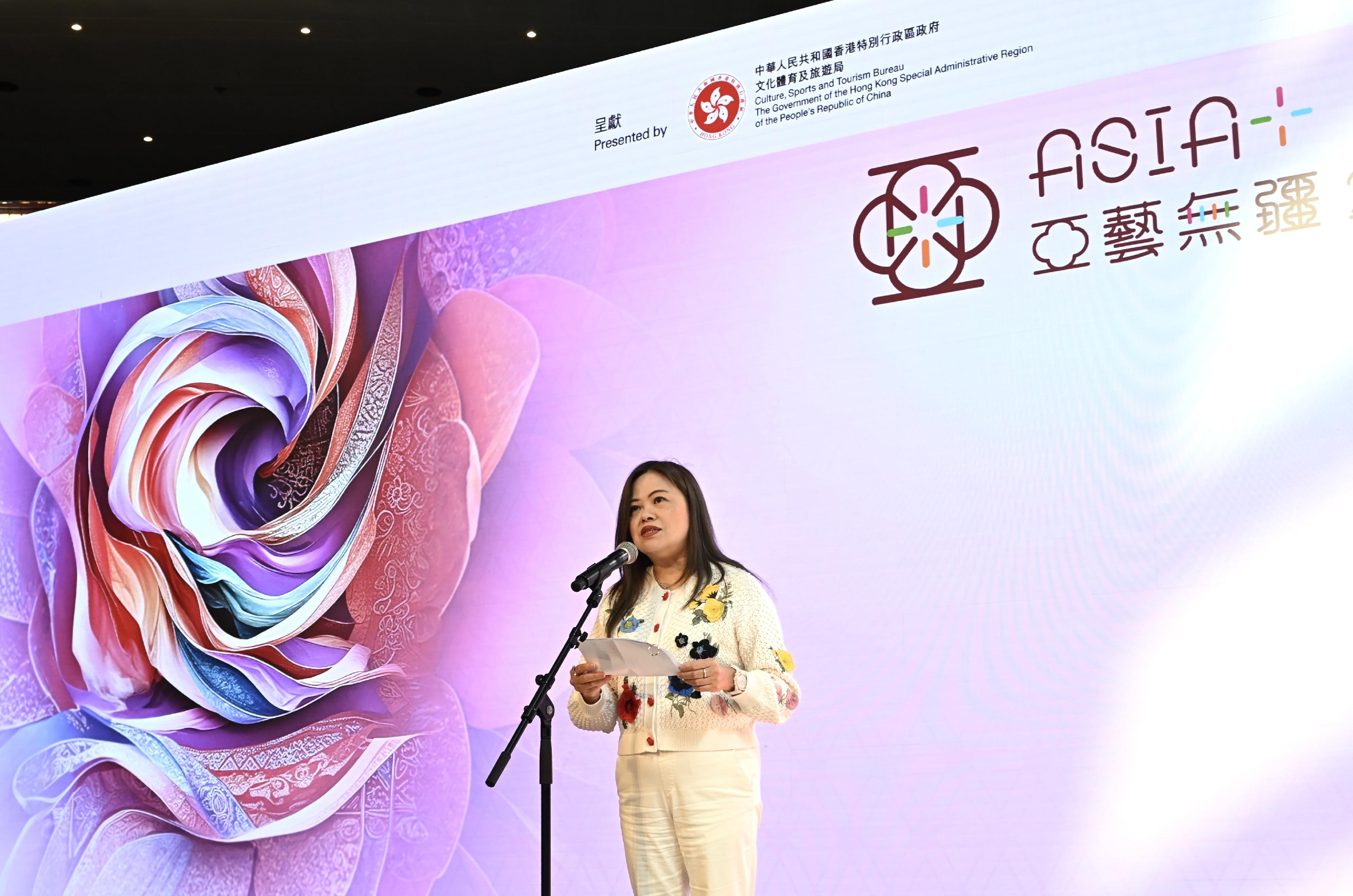 Asian Ethnic Cultural Performances+, under the Asia+ Festival 2025, was held today (November 16) at the Hong Kong Cultural Centre. Addressing the Asia+ Festival ceremony, the Secretary for Culture, Sports and Tourism, Miss Rosanna Law, remarked that this flagship festive event reaffirms Hong Kong’s role as an East-meets-West centre for international cultural exchanges.