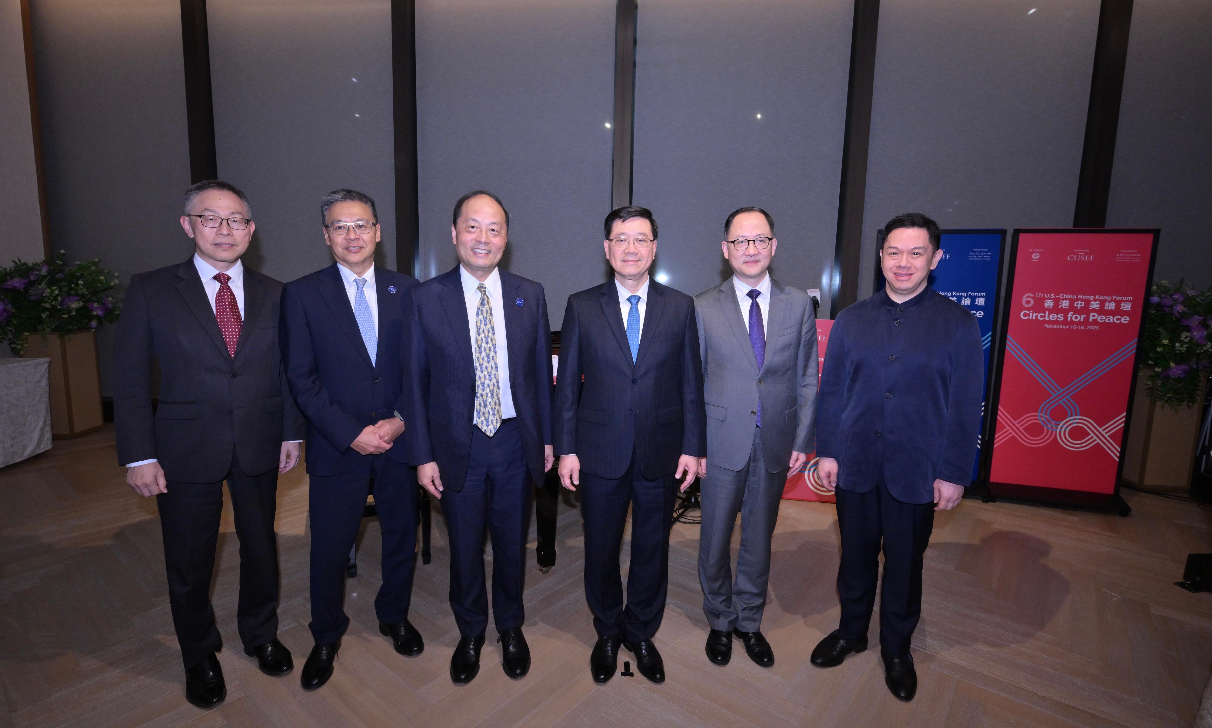 The Chief Executive, Mr John Lee, attended the welcome dinner of the 6th US-China Hong Kong Forum today (November 17). Photo shows Mr Lee (third right); the Chairman of the China-United States Exchange Foundation, Mr John Zhao (third left); Vice President of the Chinese People's Association for Friendship with Foreign Countries Mr Shen Xin (second right); and other guests at the dinner.