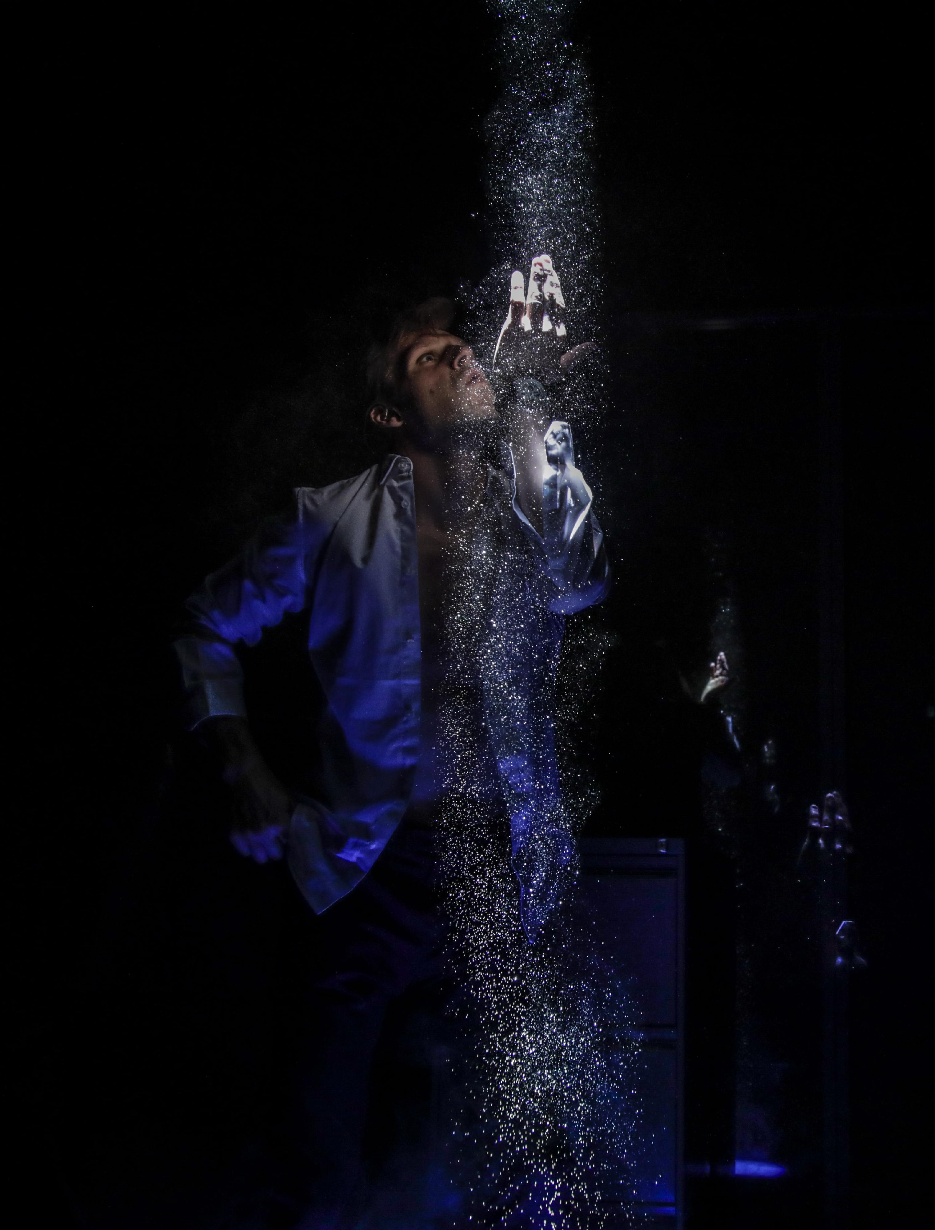 Teater Katapult from Denmark will present the award-winning theatre work "The Insider" in Hong Kong for the first time in December. Photo shows a scene from "The Insider".