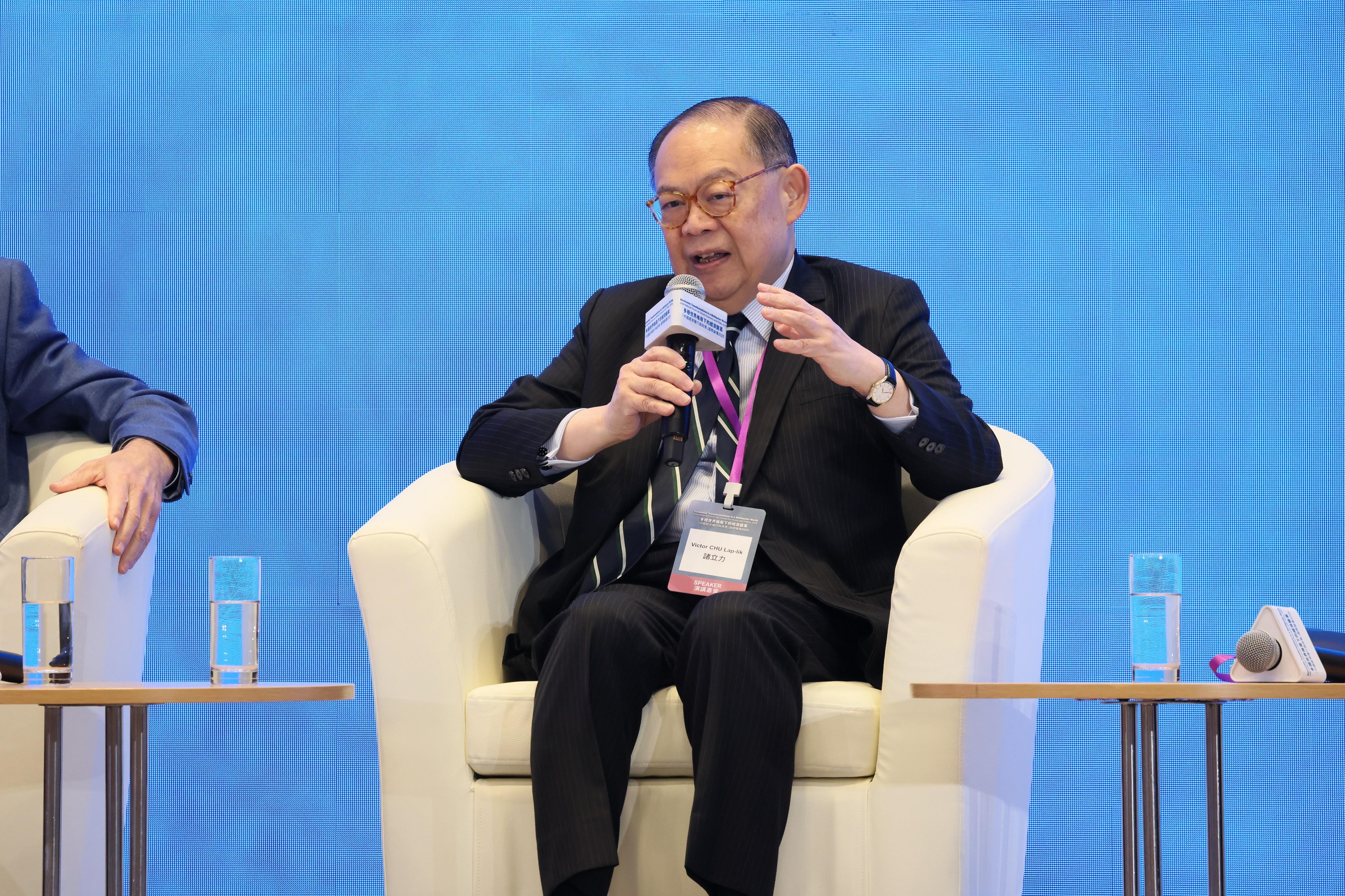 Economic Transformations in a Multipolar World - International Forum on China's Economy and Policy 2025 was held at the Central Government Offices today (November 18). Photo shows the Chairman and Chief Executive Officer, First Eastern Investment Group, Mr Victor Chu, addressing the Forum.
