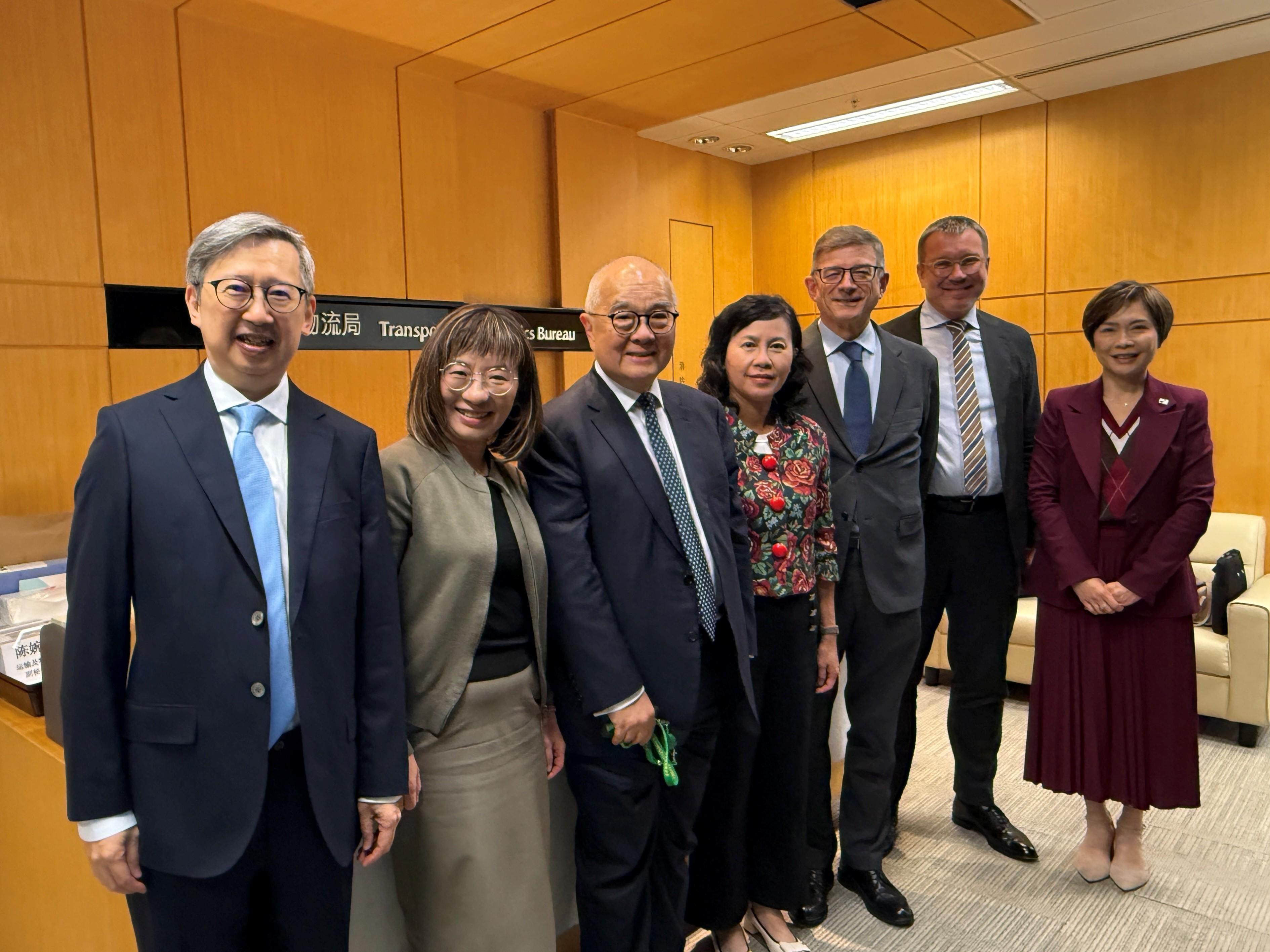 The Secretary for Transport and Logistics, Ms Mable Chan (centre), met with the President of the International Union of Marine Insurance (IUMI), Mr Frédéric Denèfle (third right), and the Secretary General of the IUMI, Mr Lars Lange (second right), today (November 18). The Chairman of the Hong Kong Maritime and Port Development Board, Dr Moses Cheng (third left); the Commissioner for Maritime and Port Development and Deputy Secretary for Transport and Logistics, Miss Amy Chan (second left); the Chief Executive of the Hong Kong Federation of Insurers (HKFI), Ms Selina Lau (first right); and the Deputy Chairman of the Marine Insurance Association of the HKFI, Mr Timothy Lee (first left), also attended the meeting.