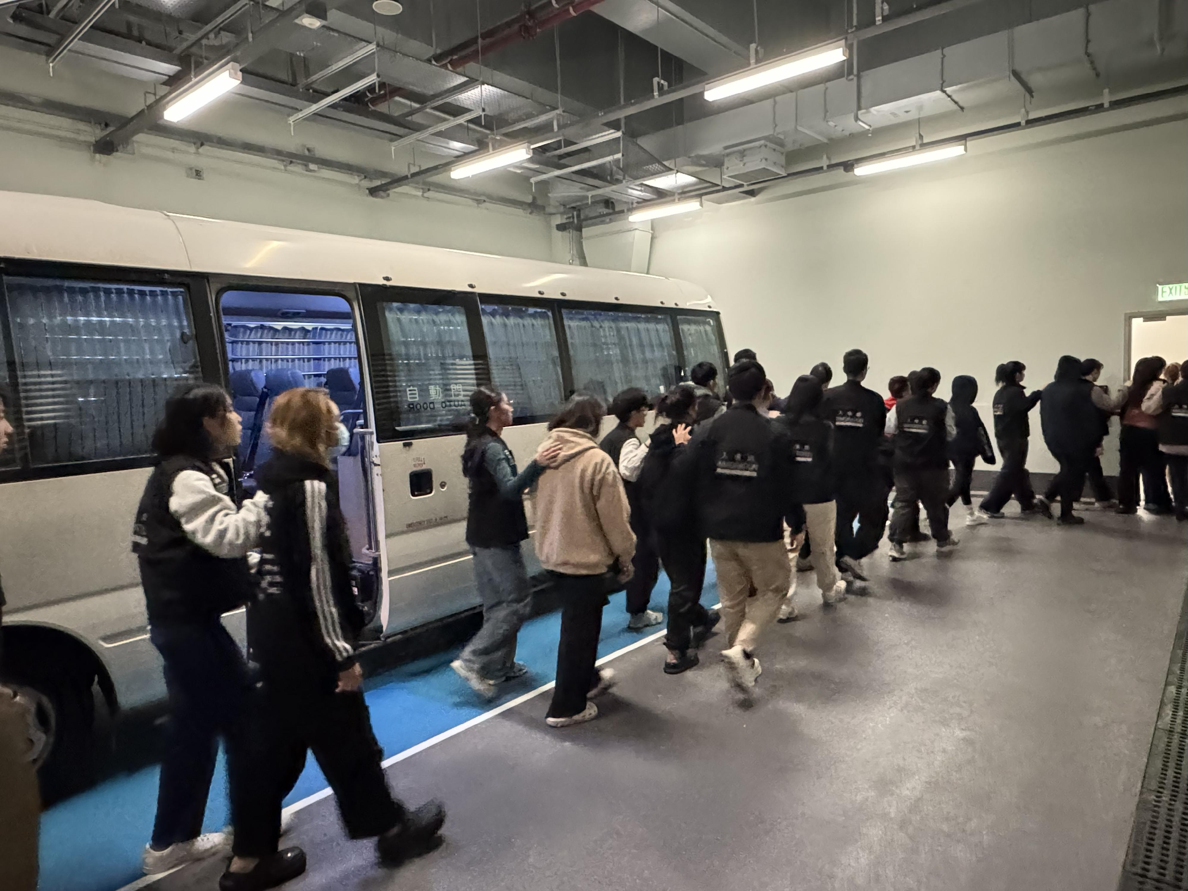 The Immigration Department mounted a series of territory-wide anti-illegal worker operations codenamed "Blockade" and "Twilight", a joint operation with the Labour Department codenamed "Rainbow" and joint operations with the Hong Kong Police Force codenamed "Champion" from November 14 to yesterday (November 20). Photo shows suspected illegal workers arrested during an operation.