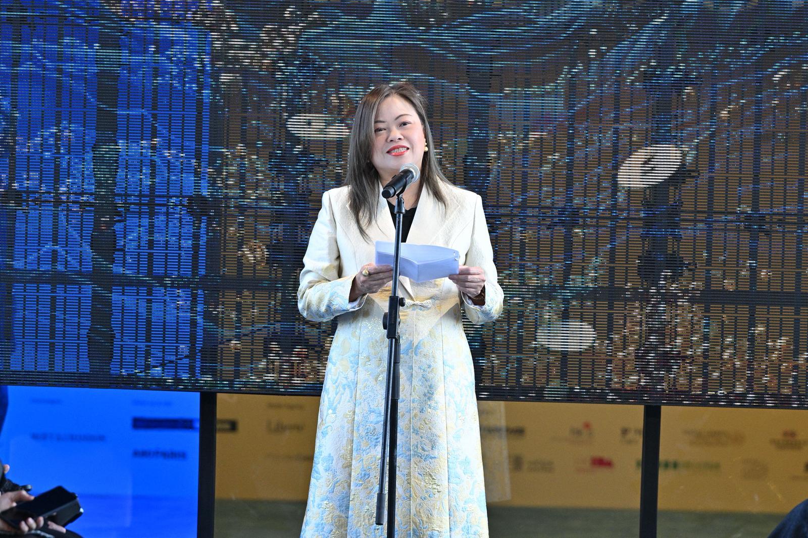 Presented by the Government of the Hong Kong Special Administrative Region, spearheaded and sponsored by the Cultural and Creative Industries Development Agency under the Culture, Sports and Tourism Bureau, the second edition of Hong Kong Fashion Fest opened today (November 22) with the launch programme "VIRTUOSE: The Artistry of Couture 2025" held at Central Pier 4. Photo shows the Secretary for Culture, Sports and Tourism, Miss Rosanna Law, delivering speech at the event.