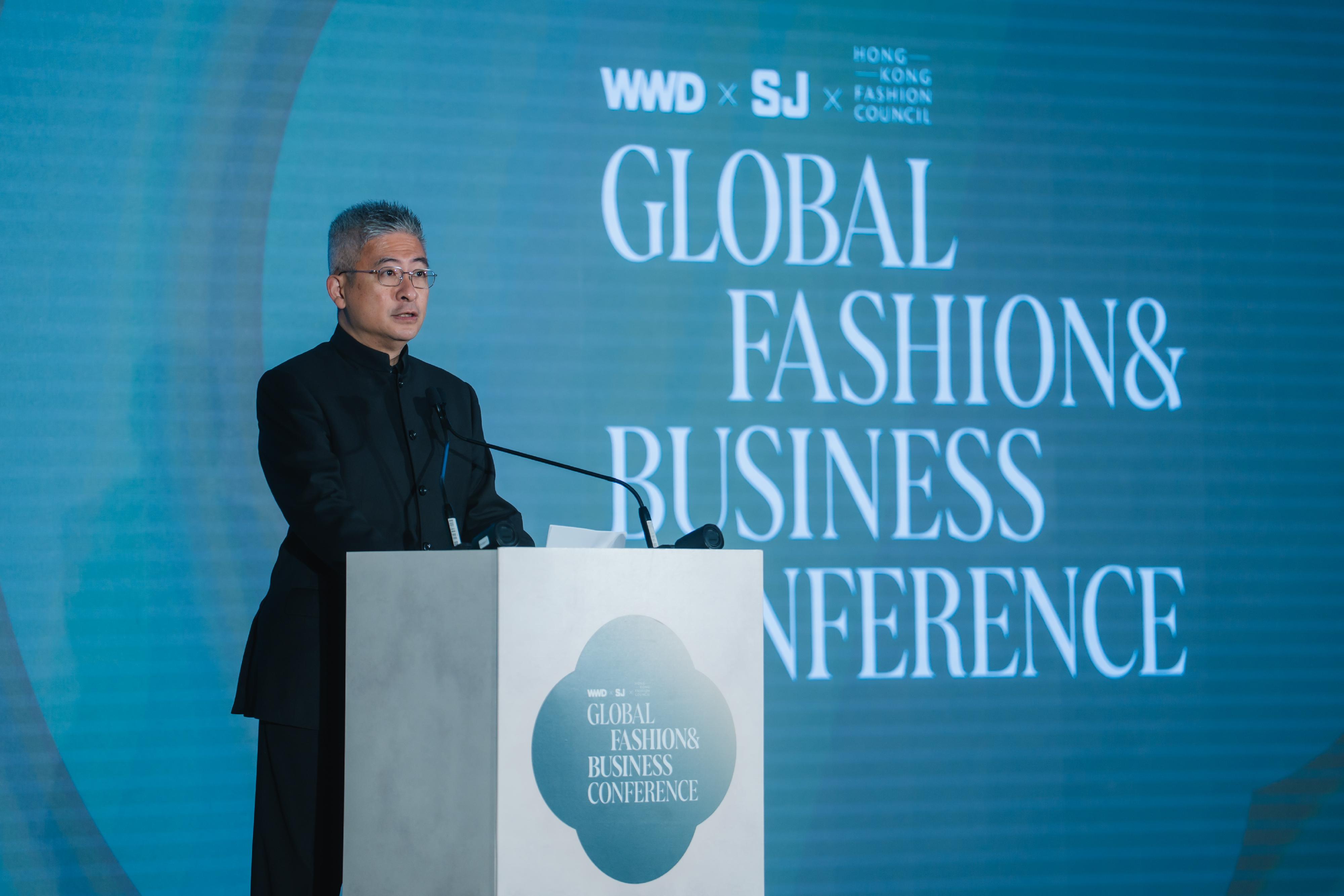 Jointly organised by the Hong Kong Fashion Council, Women's Wear Daily (WWD), and Sourcing Journal (SJ), the WWD x SJ Global Fashion & Business Conference and the WWD Fashion Loves Culture Gala were held today (November 26) at Regent Hong Kong as one of the flagship programmes of the second edition of Hong Kong Fashion Fest spearheaded and funded by the Government. Photo shows the Under Secretary for Culture, Sports and Tourism, Mr Raistlin Lau, delivering a speech at the WWD x SJ Global Fashion & Business Conference.

