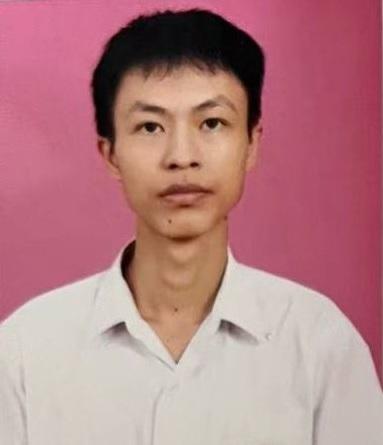 十八歲男子李光燦身高約一點七米,體重約五十公斤,瘦身材,方面型,黃皮膚及蓄短黑髮。他最後露面時身穿黑色長袖外套、黃色上衣、黑色長褲及白色拖鞋,戴黑色帽。