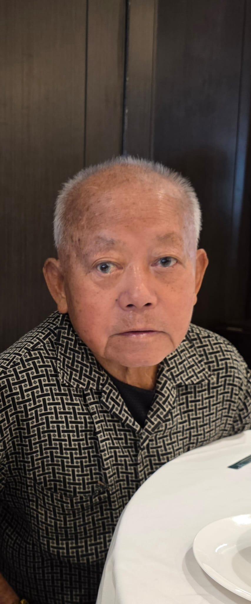 八十八歲男子黎新身高約一點四米，體重約六十八公斤，肥身材，方面型，黃皮膚，禿頭及兩側蓄短灰髮。他最後露面時身穿黑色長袖外套、深色長褲、灰色波鞋及戴啡色帽。