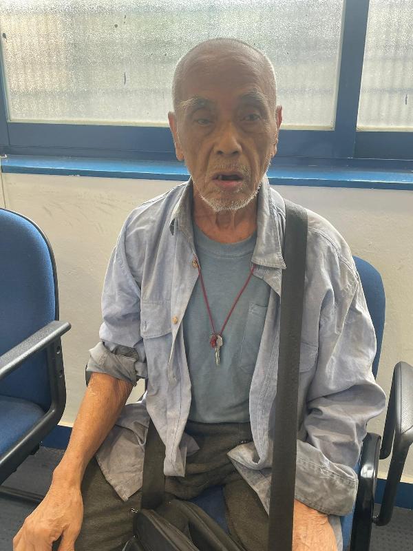 六十八歲男子陳映喜身高約一點七米，體重約五十九公斤，中等身材，尖面型，黃皮膚及光頭。他最後露面時身穿黑色長袖外套、淺色恤衫、黑色長褲、藍色拖鞋及攜有一個黑色斜孭袋。

