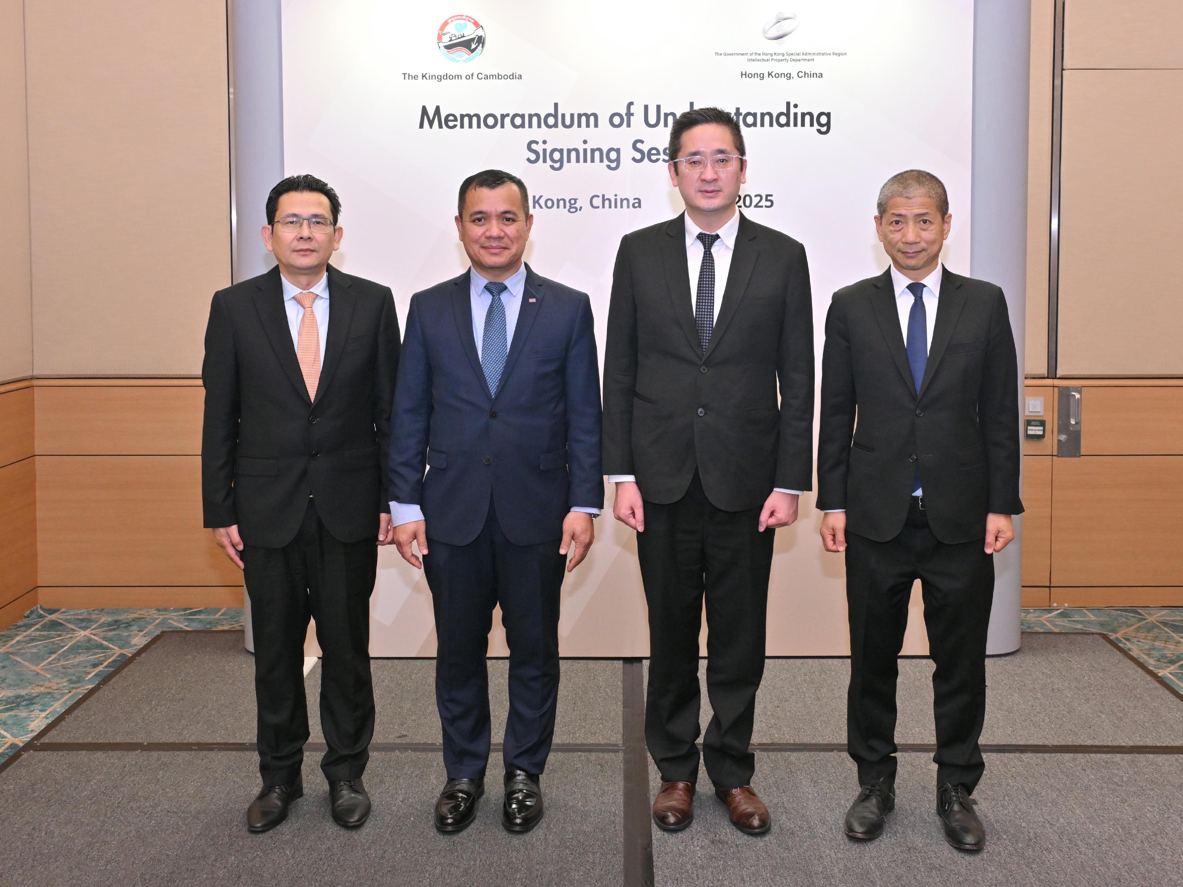 The Intellectual Property Department signed a Memorandum of Understanding with the Department of Intellectual Property of the Ministry of Commerce of Cambodia on December 4 to establish a framework for collaboration in the field of intellectual property to drive innovation and economic development. Photo shows the Under Secretary for Commerce and Economic Development, Dr Bernard Chan (second right); the Secretary of State of the Ministry of Commerce of Cambodia, Mr Ouk Prachea (second left); the Director of Intellectual Property, Mr David Wong (first right); and the Director of the Department of Intellectual Property of the Ministry of Commerce of Cambodia, Mr Suon Vichea (first left), at the signing session.