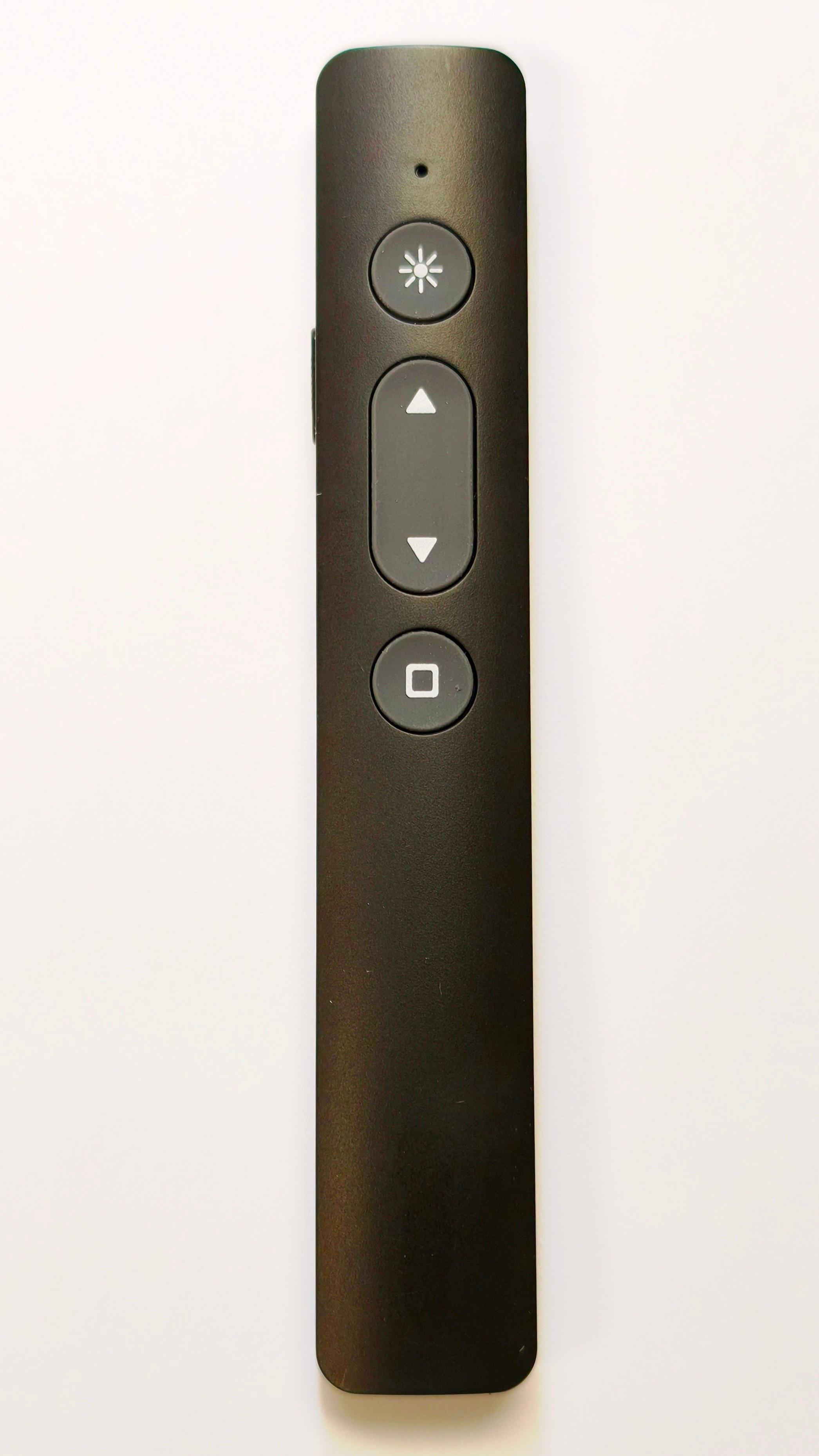 Hong Kong Customs today (December 8) alerted members of the public to the potential risk of injury posed by a model of wireless laser pen and advised them to stop using the product for safety's sake. Photo shows the front of the wireless laser pen concerned.