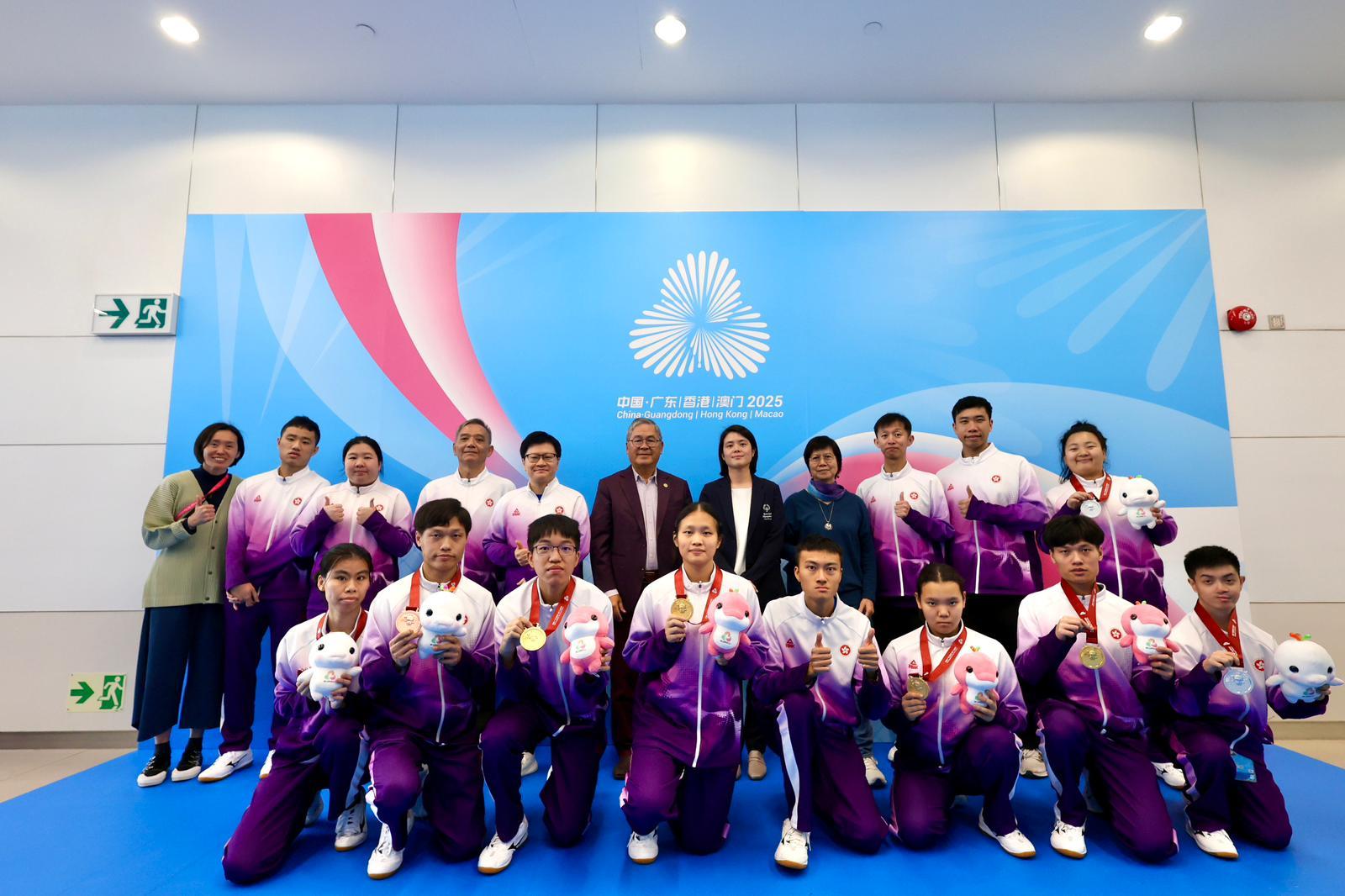 全国第十二届残疾人运动会暨第九届特殊奥林匹克运动会特奥乒乓球比赛今日(十二月八日)在荃湾体育馆举行。香港队在混合双打赛事取得两金一银一铜佳绩。