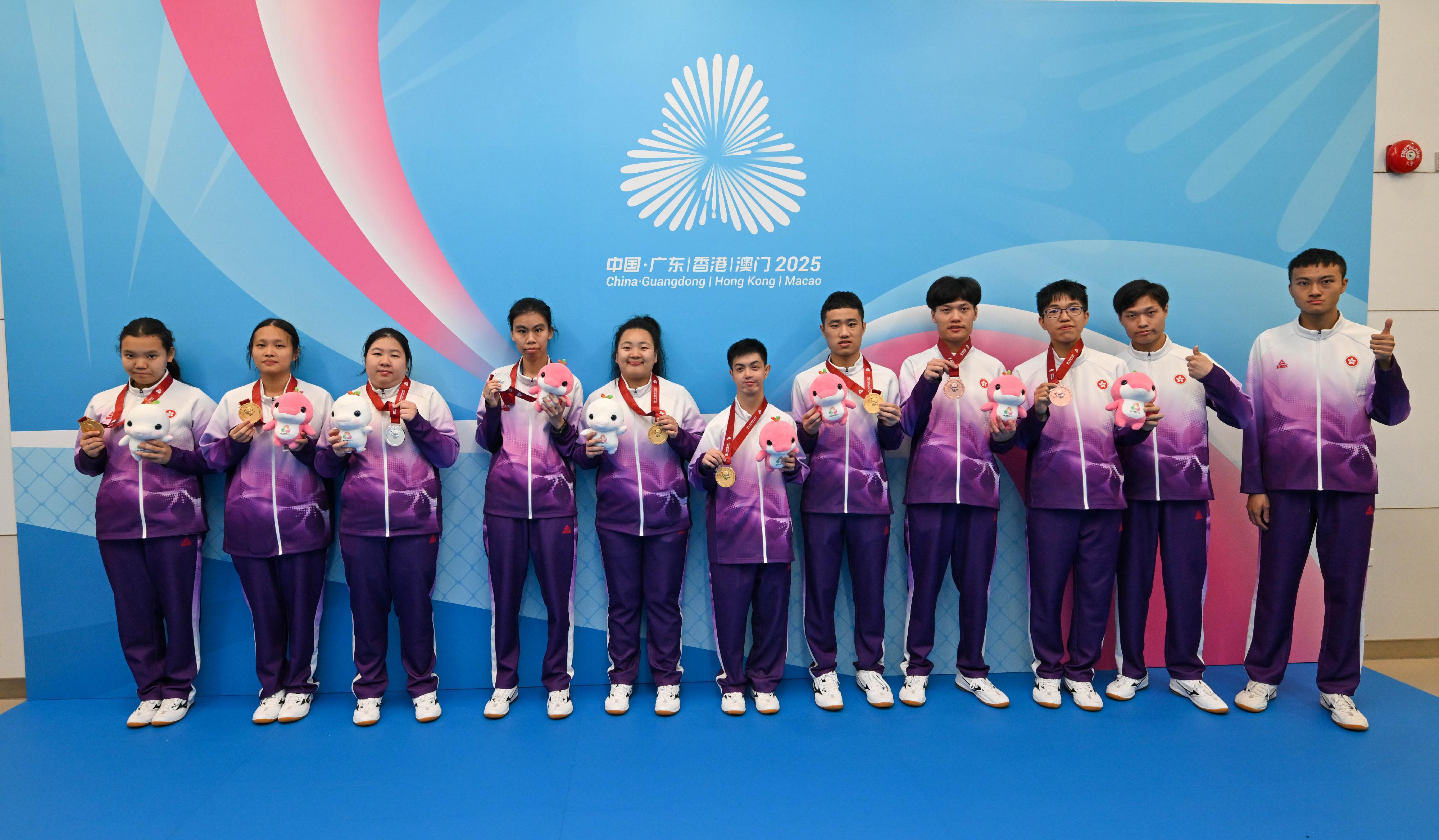 The National Special Olympic Games table tennis competition of the 12th National Games for Persons with Disabilities and the 9th National Special Olympic Games was held today (December 9) at Tsuen Wan Sports Centre. The Hong Kong team won four gold medals, two silver medals and a bronze medal in the women’s singles and men’s doubles events.