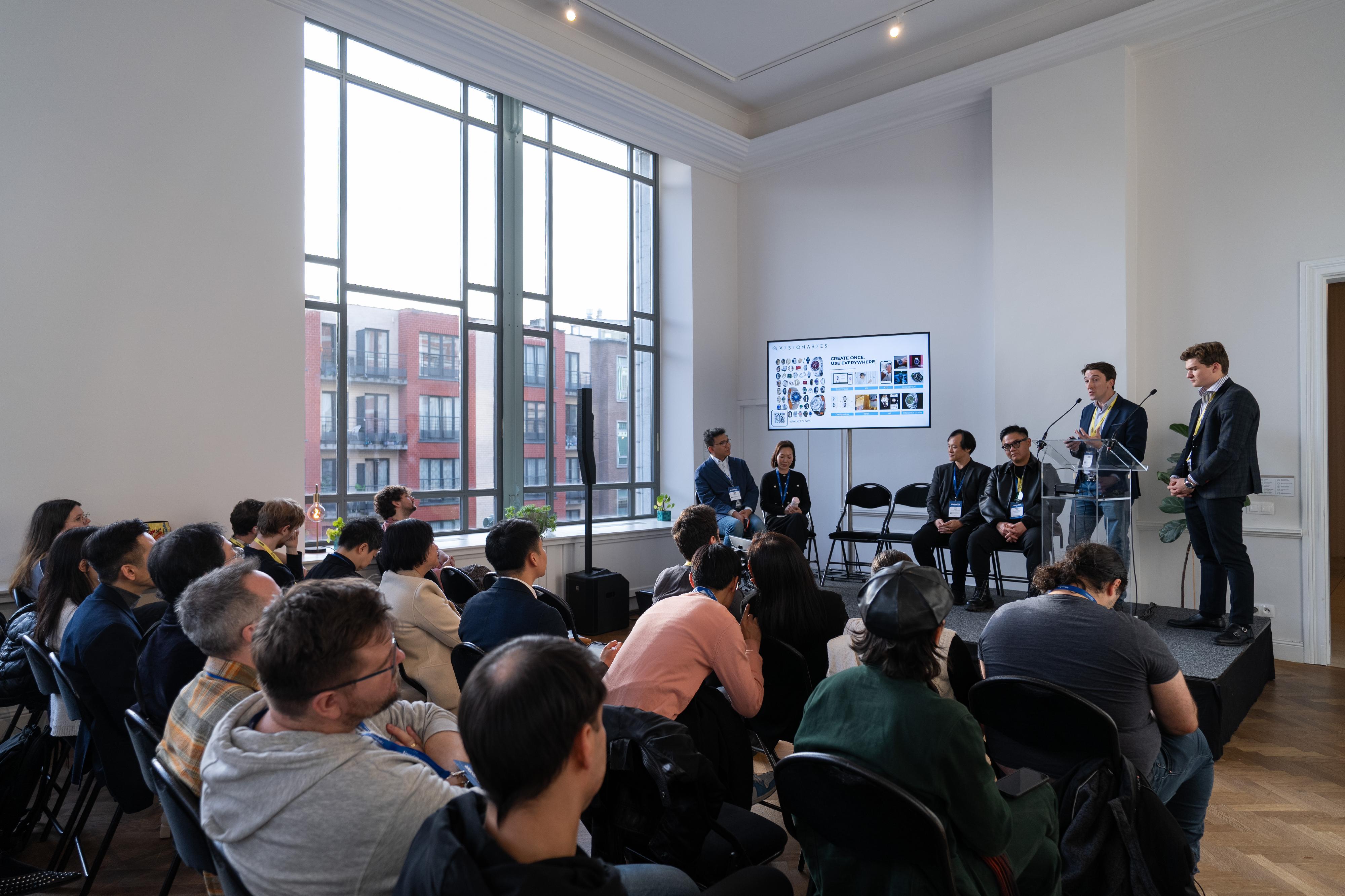 The Cultural and Creative Industries Development Agency (CCIDA) under the Culture, Sports and Tourism Bureau led an industry delegation to participate in UnitedXR Europe 2025 in Brussels, Belgium, from December 8 to 10 (Brussels time). Photo shows exhibition participants attending a panel presentation and exchange activity organised by CCIDA.
