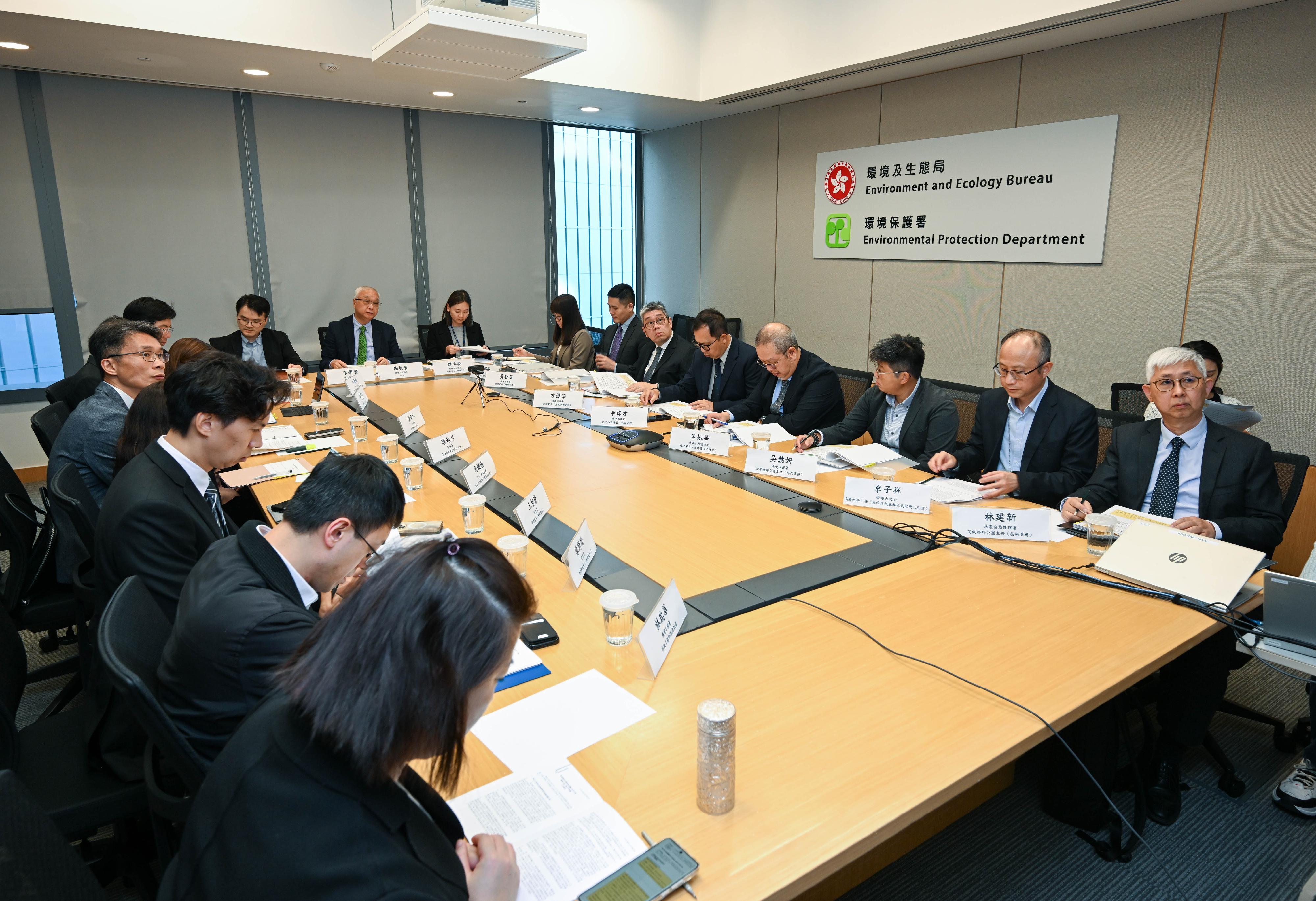 The seventh meeting of the Hong Kong-Guangdong Joint Working Group on Environmental Protection and Combating Climate Change was held via video conferencing today (December 17) to review their work progress in 2025 and agree on the collaboration work plan for 2026. Photo shows the Secretary for Environment and Ecology, Mr Tse Chin-wan (tenth right), together with representatives of the Hong Kong Special Administrative Region Government.