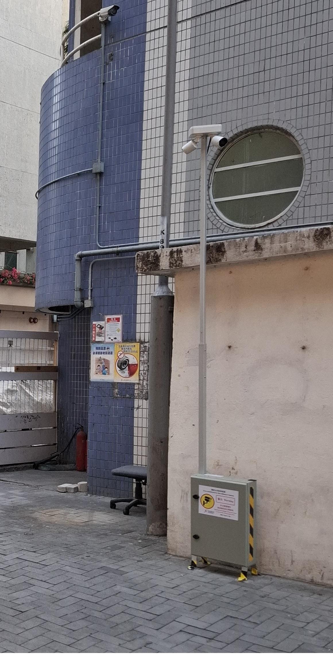 At the 22nd meeting of the interdepartmental Pest Control Steering Committee held today (December 22), the Food and Environmental Hygiene Department (FEHD) reported the latest situation regarding the rodent infestation at Dock Street, Hung Hom, and the ongoing rodent prevention and control work. Photo shows the Internet Protocol cameras installed by the FEHD at Dock Street, Hung Hom, to collect information on malpractices, further combating illegal refuse dumping activities.