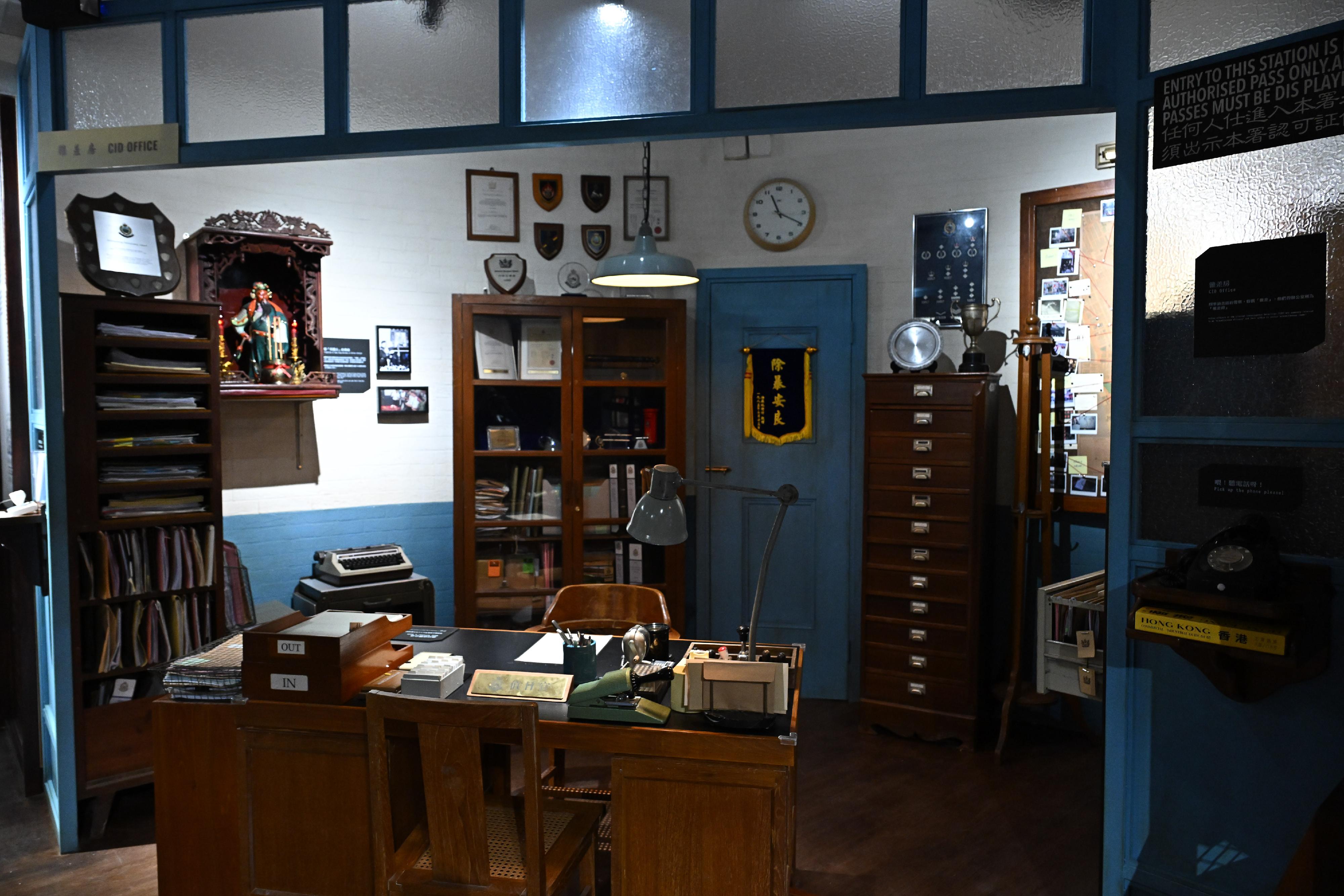 The opening ceremony of the "Yau Ma TeiPolice Station: A Cinematic Journey" exhibition, presented by the Cultural and Creative Industries Development Agency under the Culture, Sports and Tourism Bureau, was held at the Old Yau Ma Tei Police Station today (January 1). Photo shows the reconstructed film sets, collectable items and original pieces displayed at the exhibition.