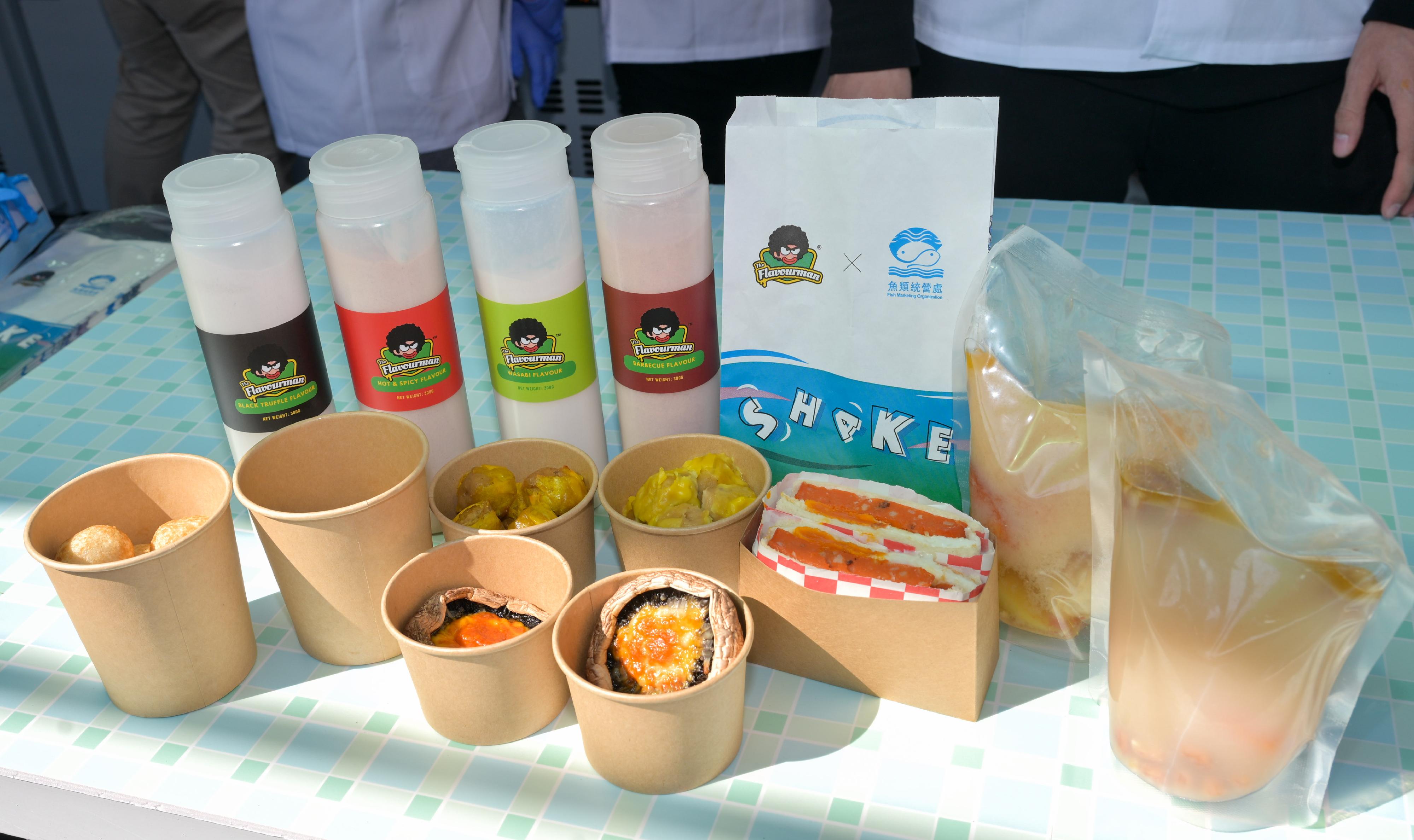 FarmFest 2026 runs for three consecutive days from today (January 9) to January 11 at Fa Hui Park in Mong Kok to showcase a variety of local agricultural and fisheries products and other goods. Photo shows new products developed through collaboration and research with the industry; academia; the Agriculture, Fisheries and Conservation Department; and the Fish Marketing Organization.

