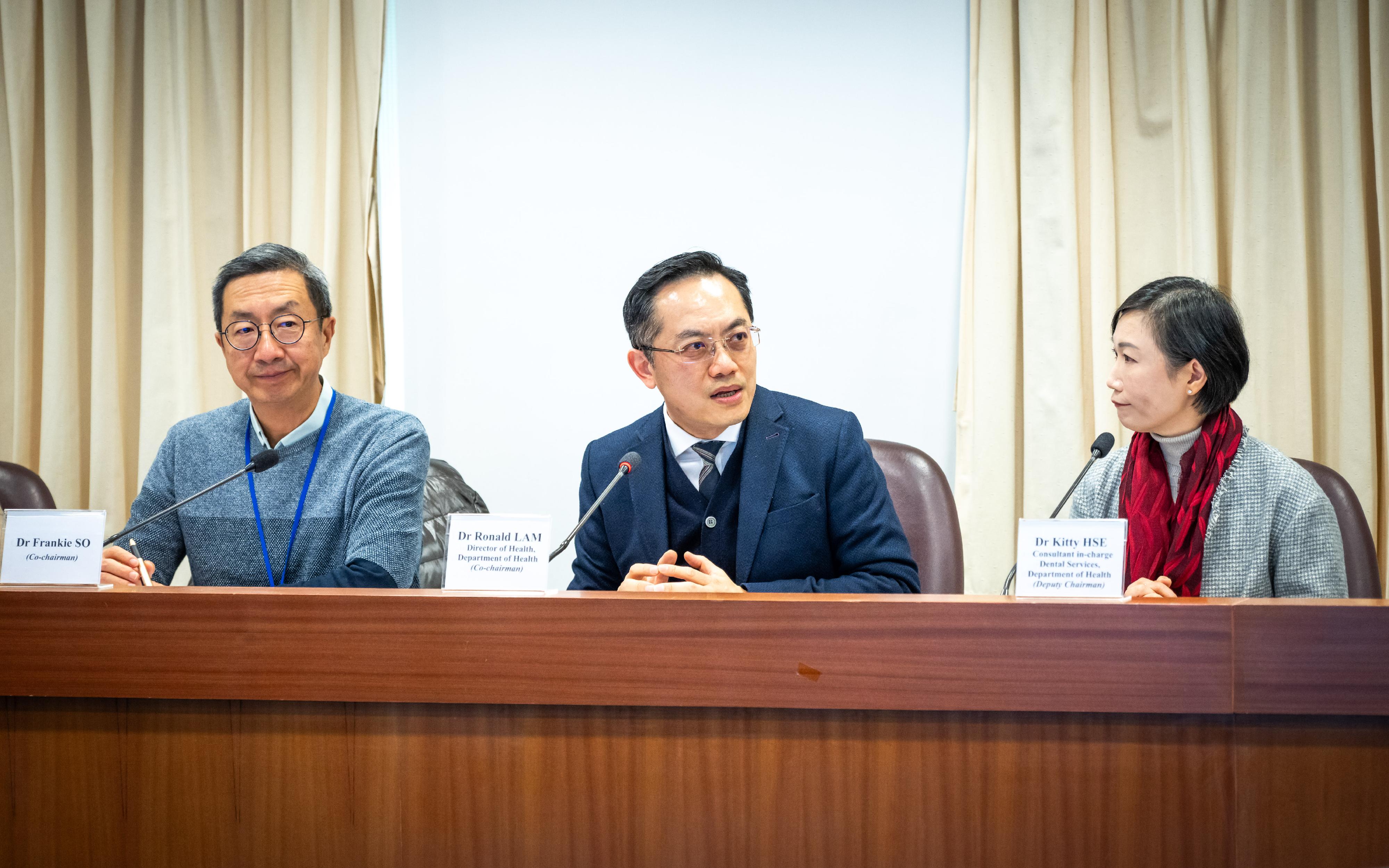 The Special Care Dental Services Coordinating Committee (SCDSCC) under the Department of Health (DH) held its inaugural meeting today (January 12). The SCDSCC will advise the Government on the long-term strategic development of special care dental services in Hong Kong, with the aim of further enhancing the oral health and quality of life of targeted population groups. Photo shows the Co-chairmen of the SCDSCC, the Director of Health, Dr Ronald Lam (centre), and Dr Frankie So (left); and the Deputy Chairman of the SCDSCC, the Consultant in-charge of the Dental Services of the DH, Dr Kitty Hse (right).