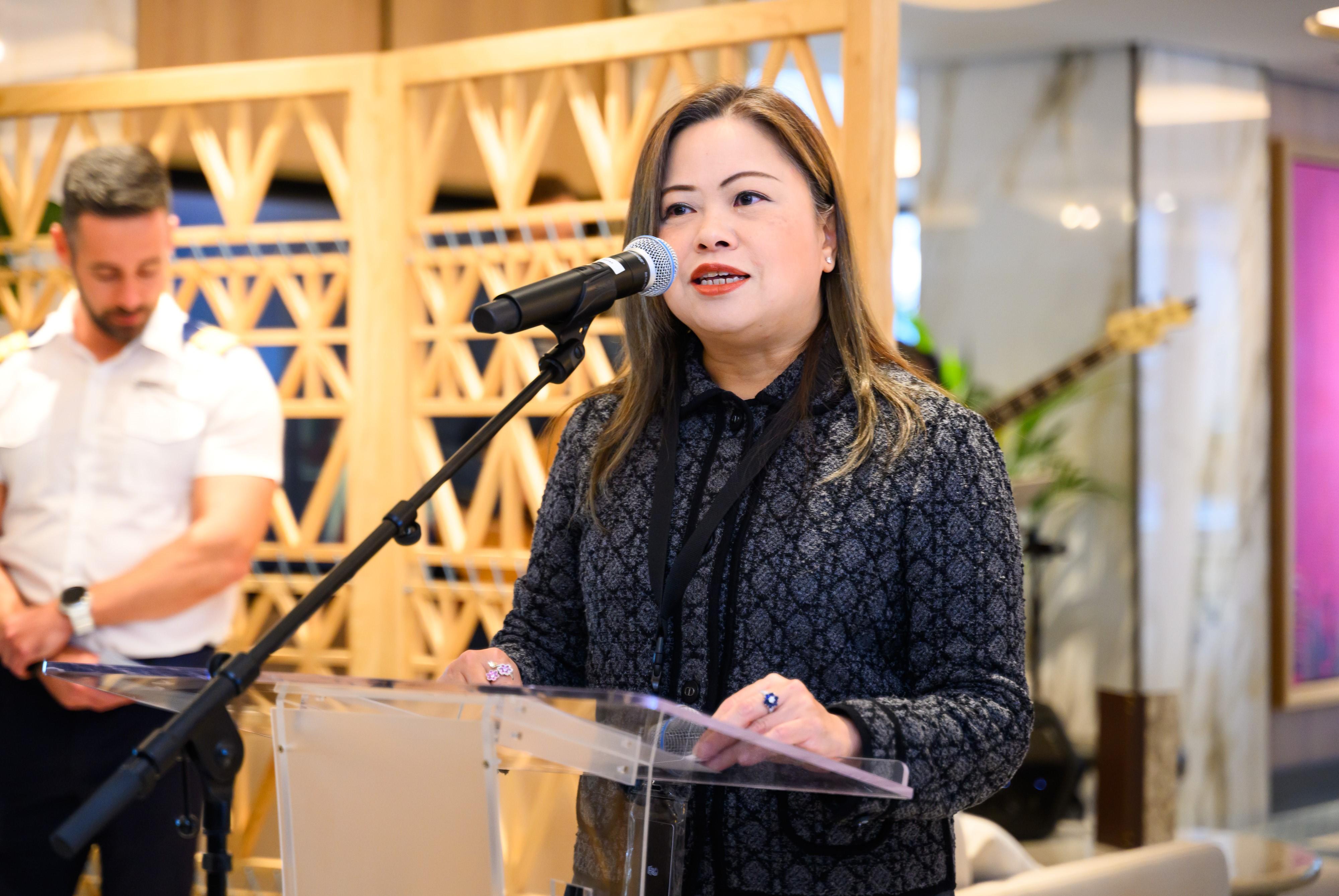 The Secretary for Culture, Sports and Tourism, Miss Rosanna Law, speaks at the ceremony to welcome Luminara's inaugural arrival in Hong Kong today (January 13).