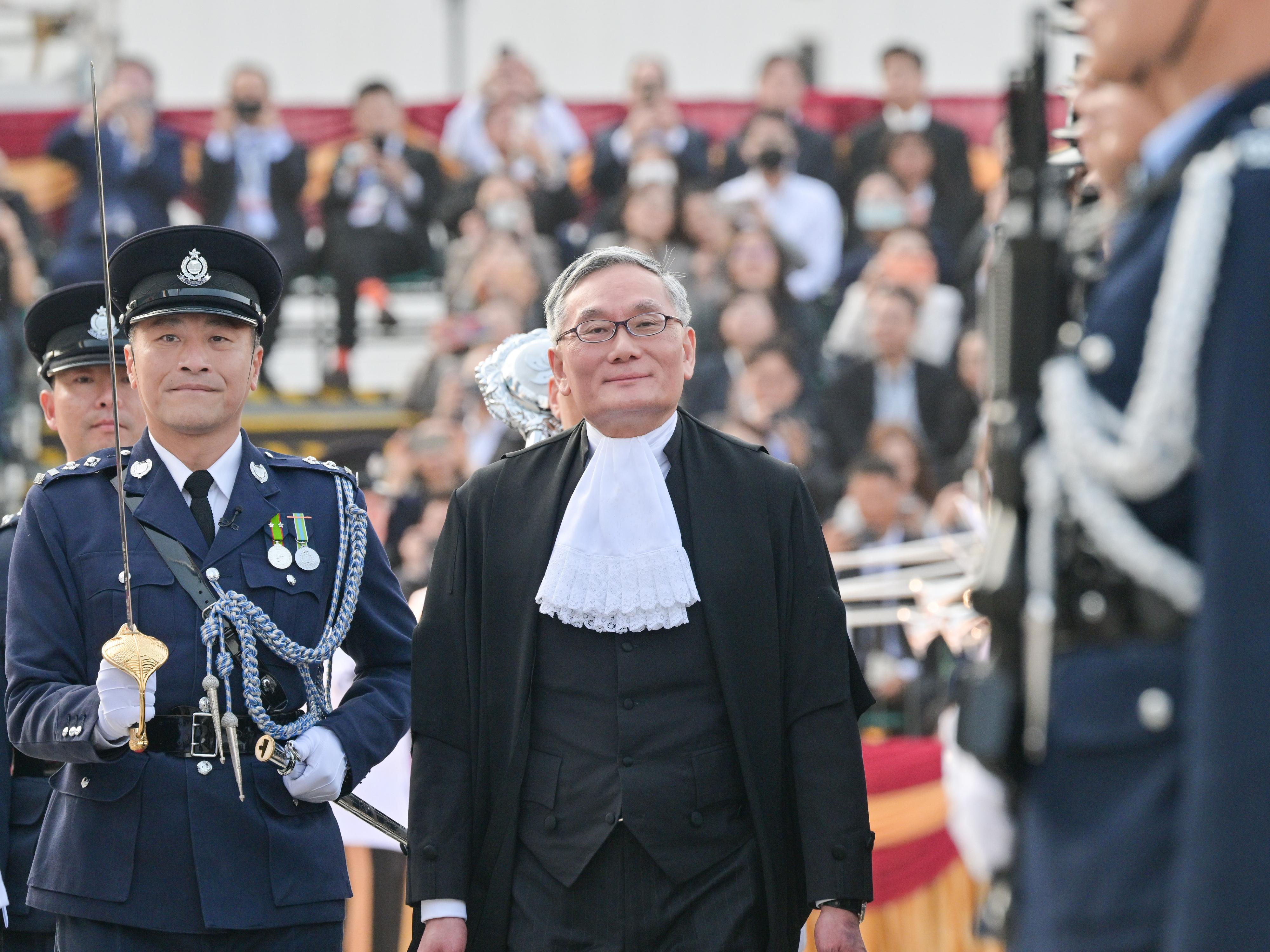 終審法院首席法官張舉能今日（一月十九日）主持二○二六年法律年度開啟典禮，並於愛丁堡廣場檢閱香港警察儀仗隊。